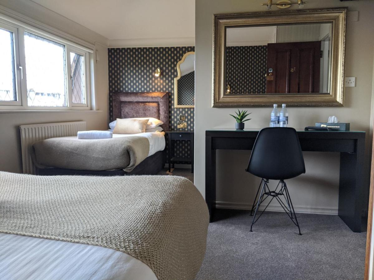 Double or Twin Room Shower