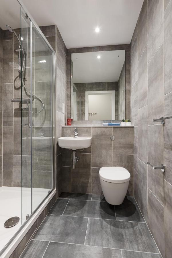 8-Bedroom Apartment - Sleeps 8