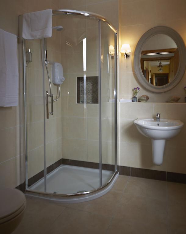 Twin Room Private Bathroom