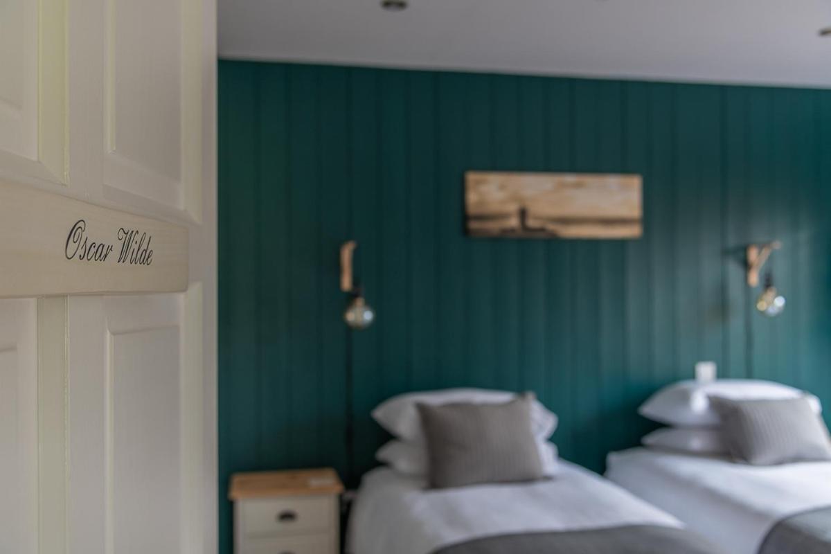 Twin Room Bathroom
