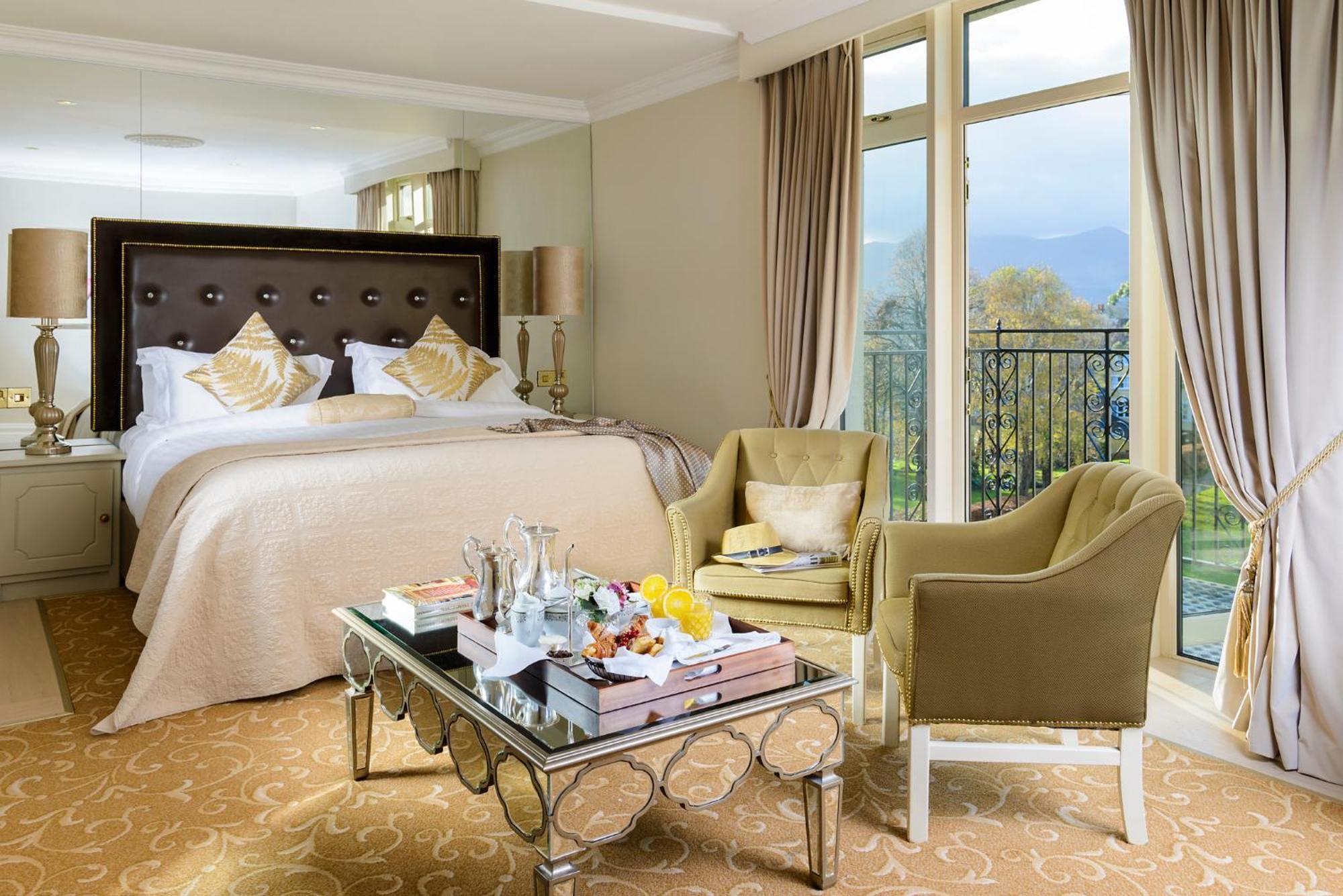 Deluxe King Room Garden View