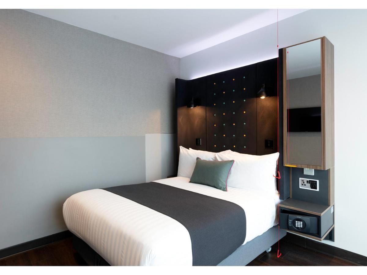Barrierefreies Doppelzimmer mit Fenster