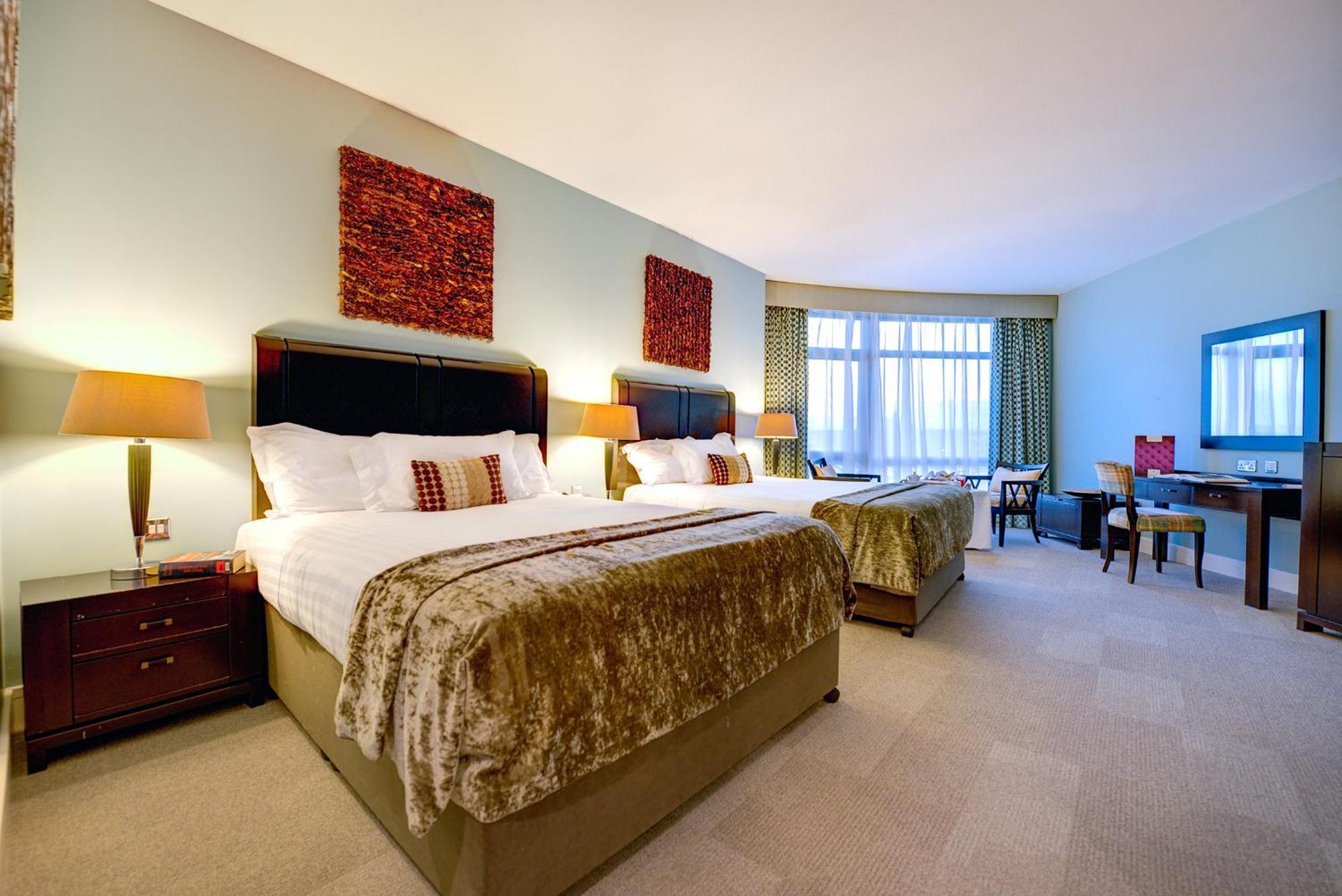 Deluxe Family Room