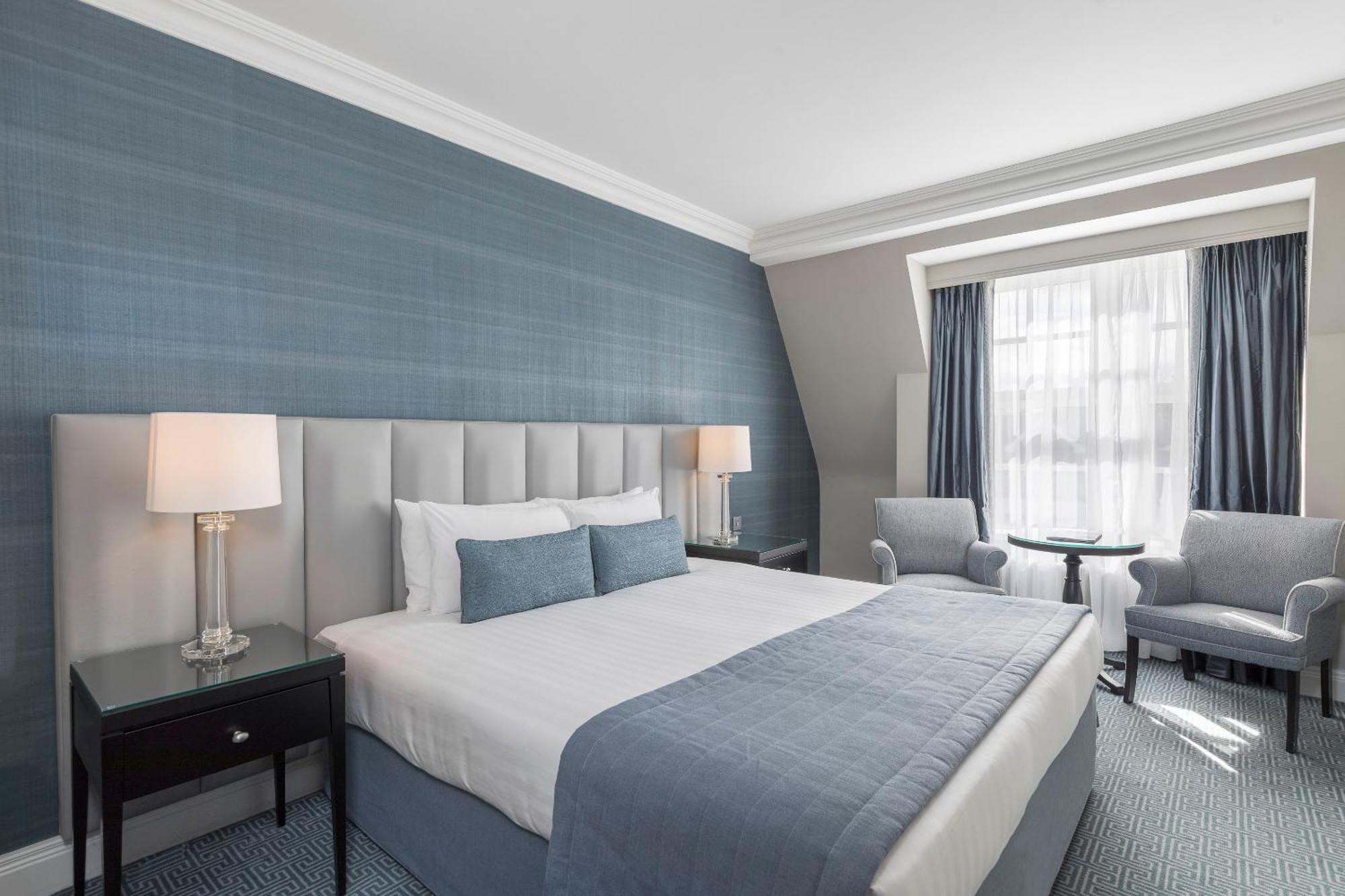 Deluxe Double Bedroom