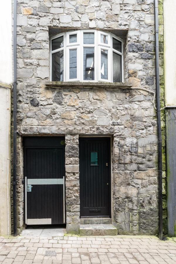 The Snug Duplex