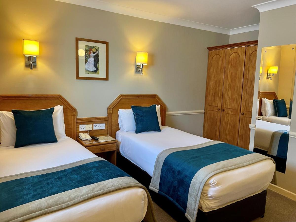 Twin Room Occupancy