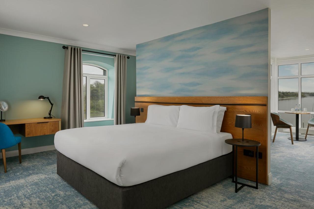 Junior Riverview Suite