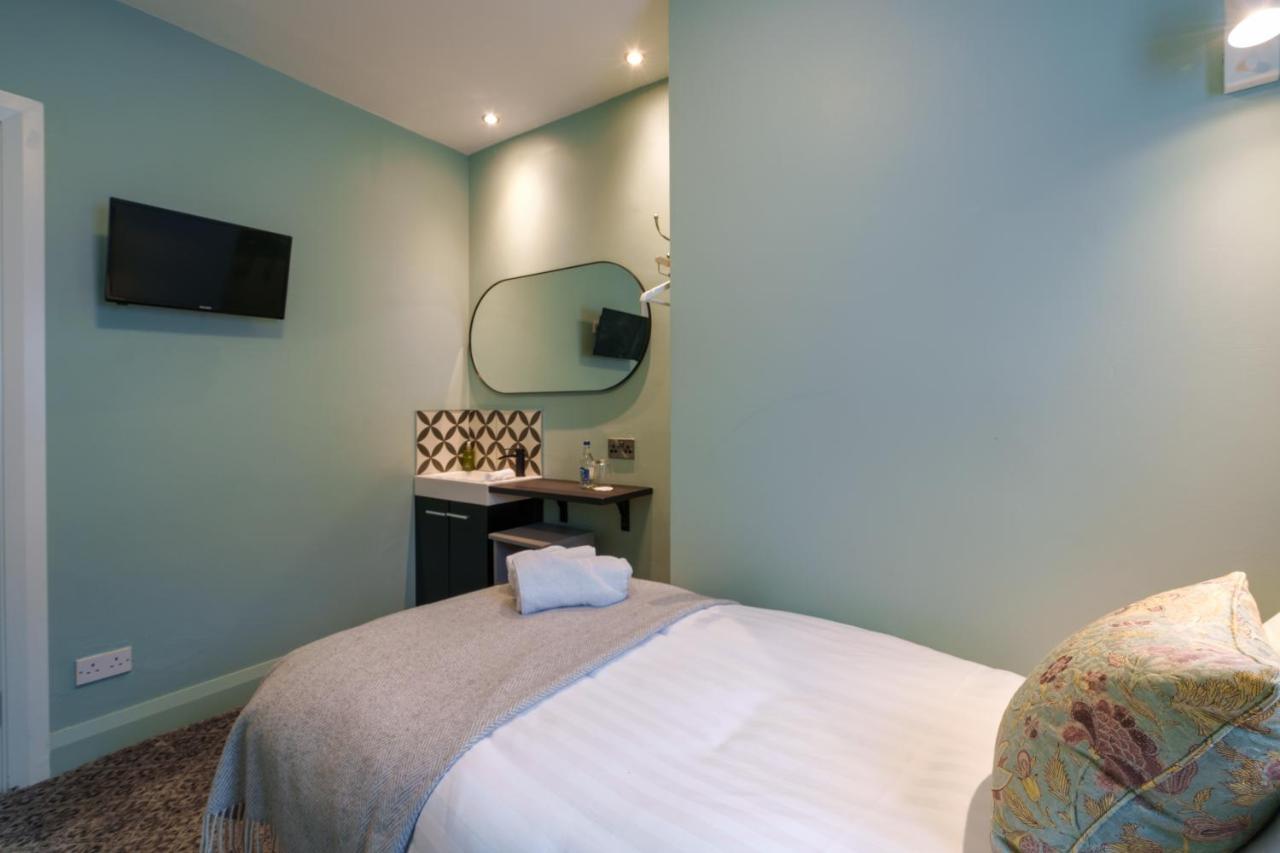 Small Single Room