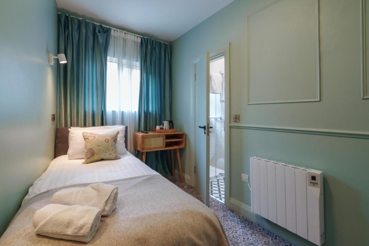 Small Single Room