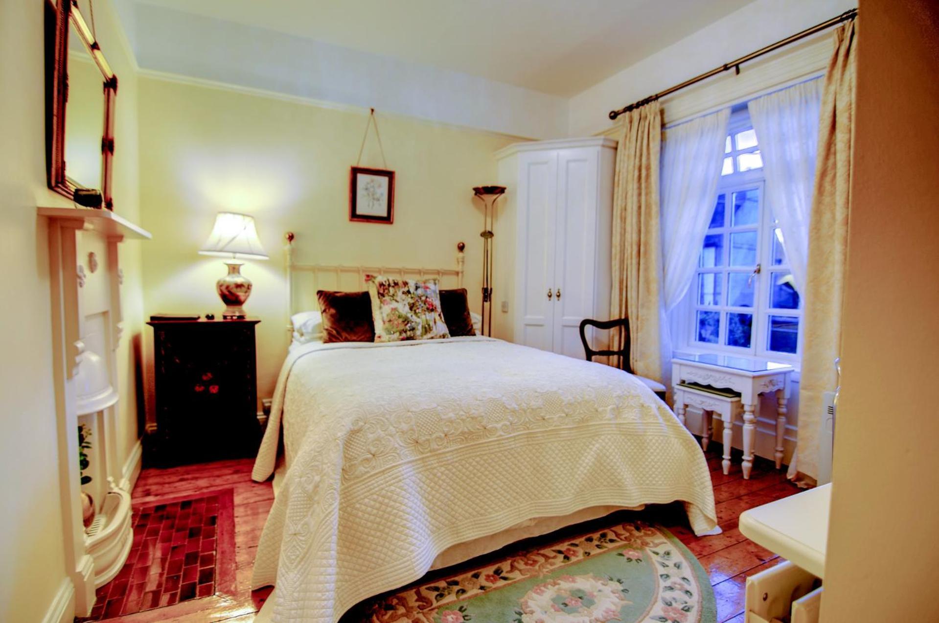 Double Room Private Bathroom