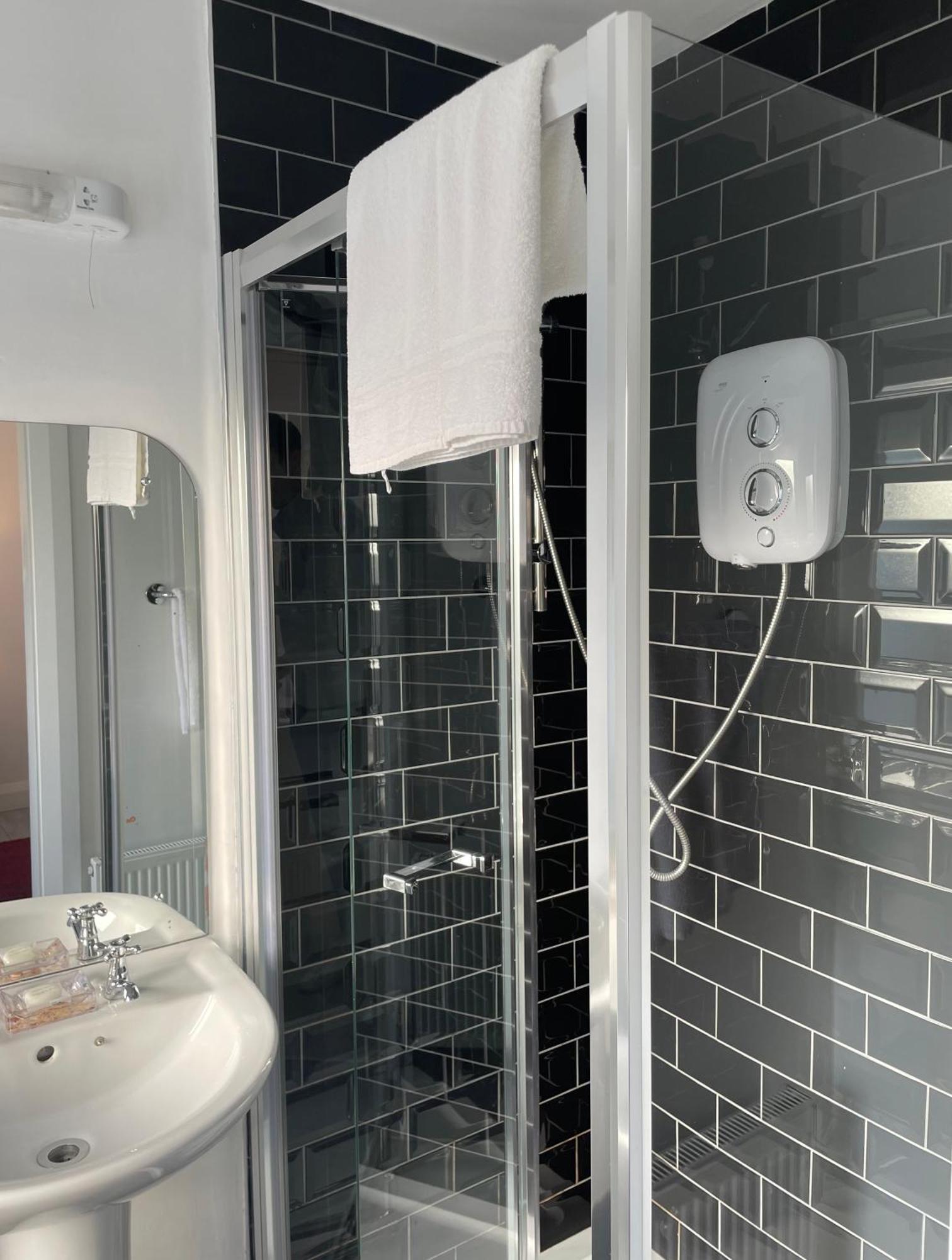 Single Room Bathroom