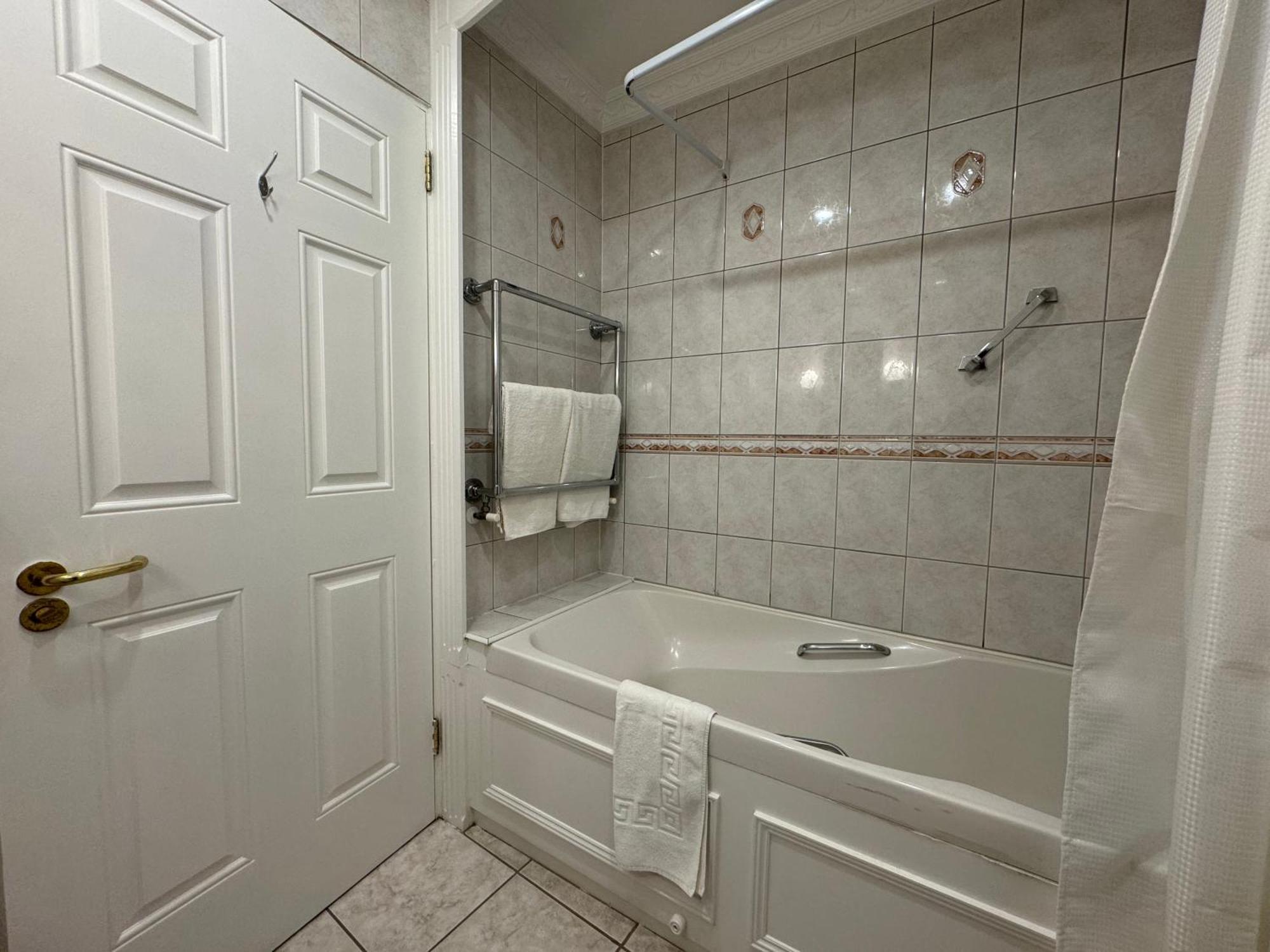 Triple Room,1506361963:JPEG