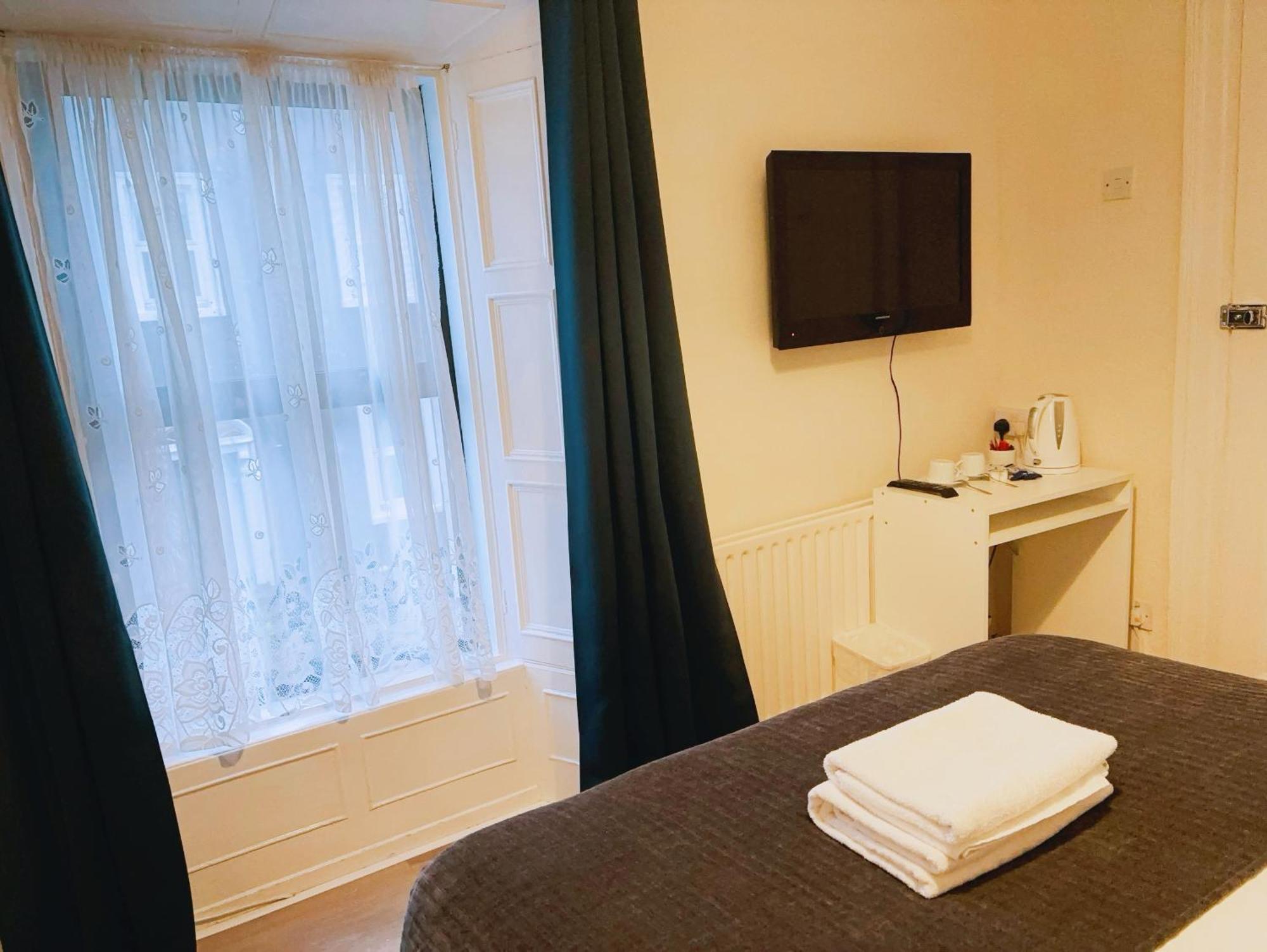 Double Room Private Bathroom