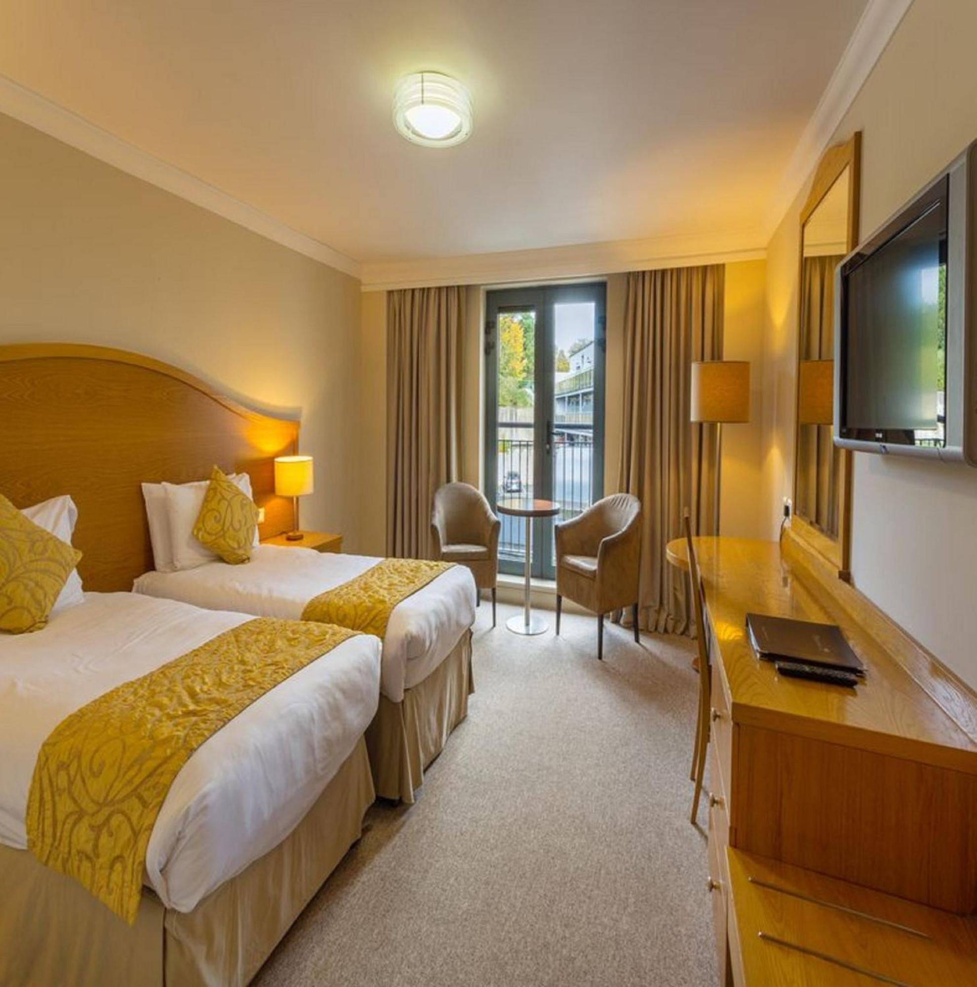 Twin Room,1414250468:JPEG