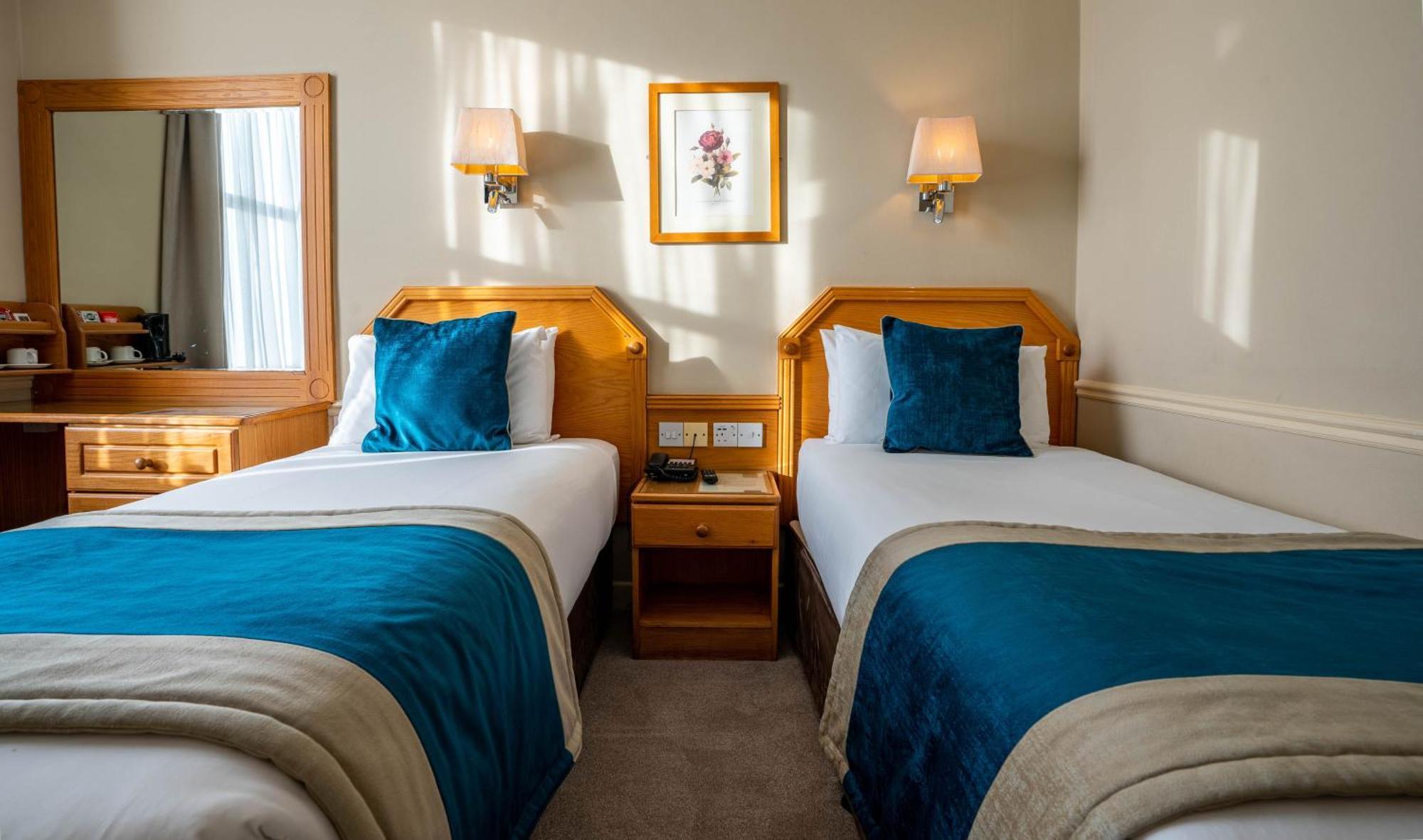 Twin Room Occupancy