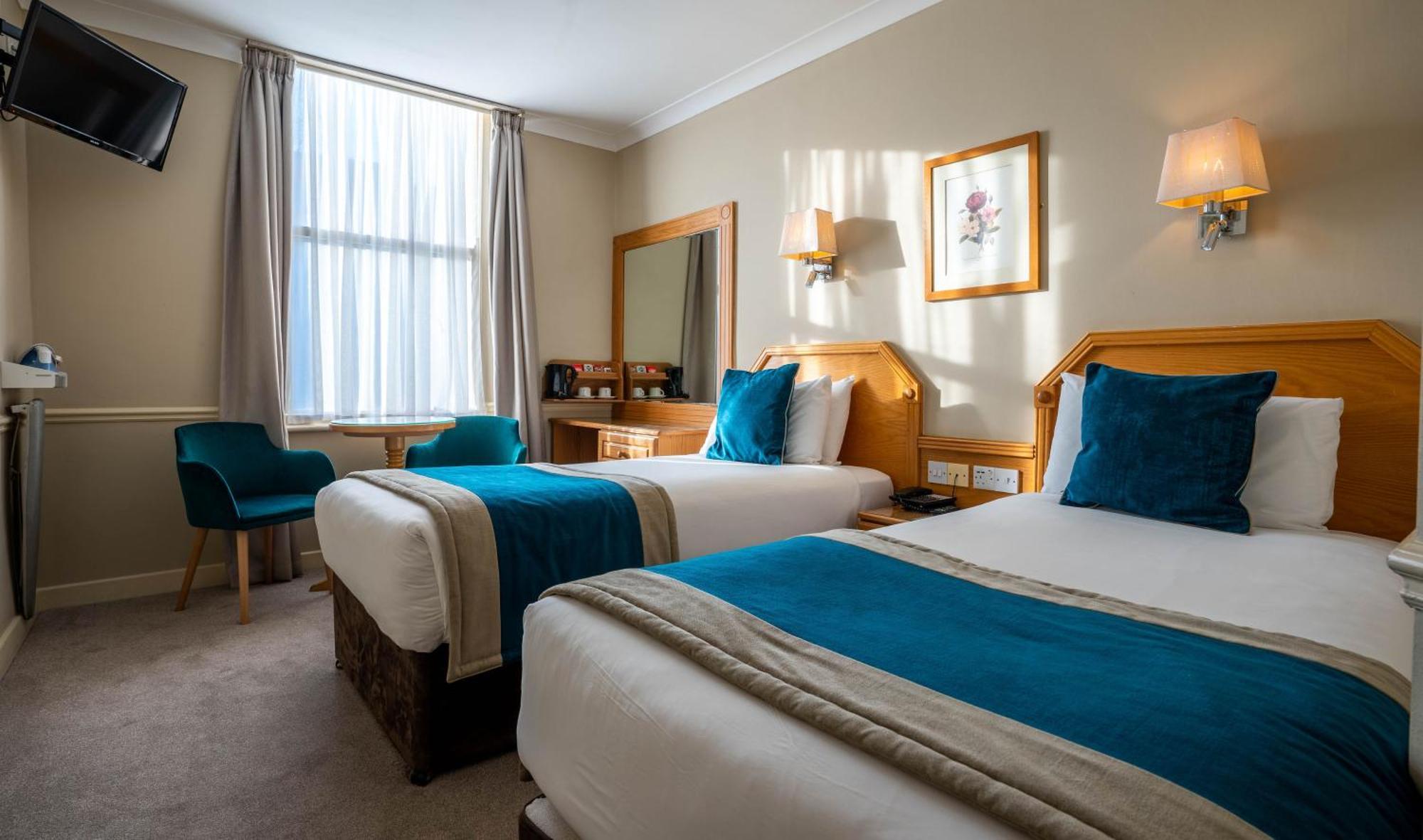 Twin Room Occupancy