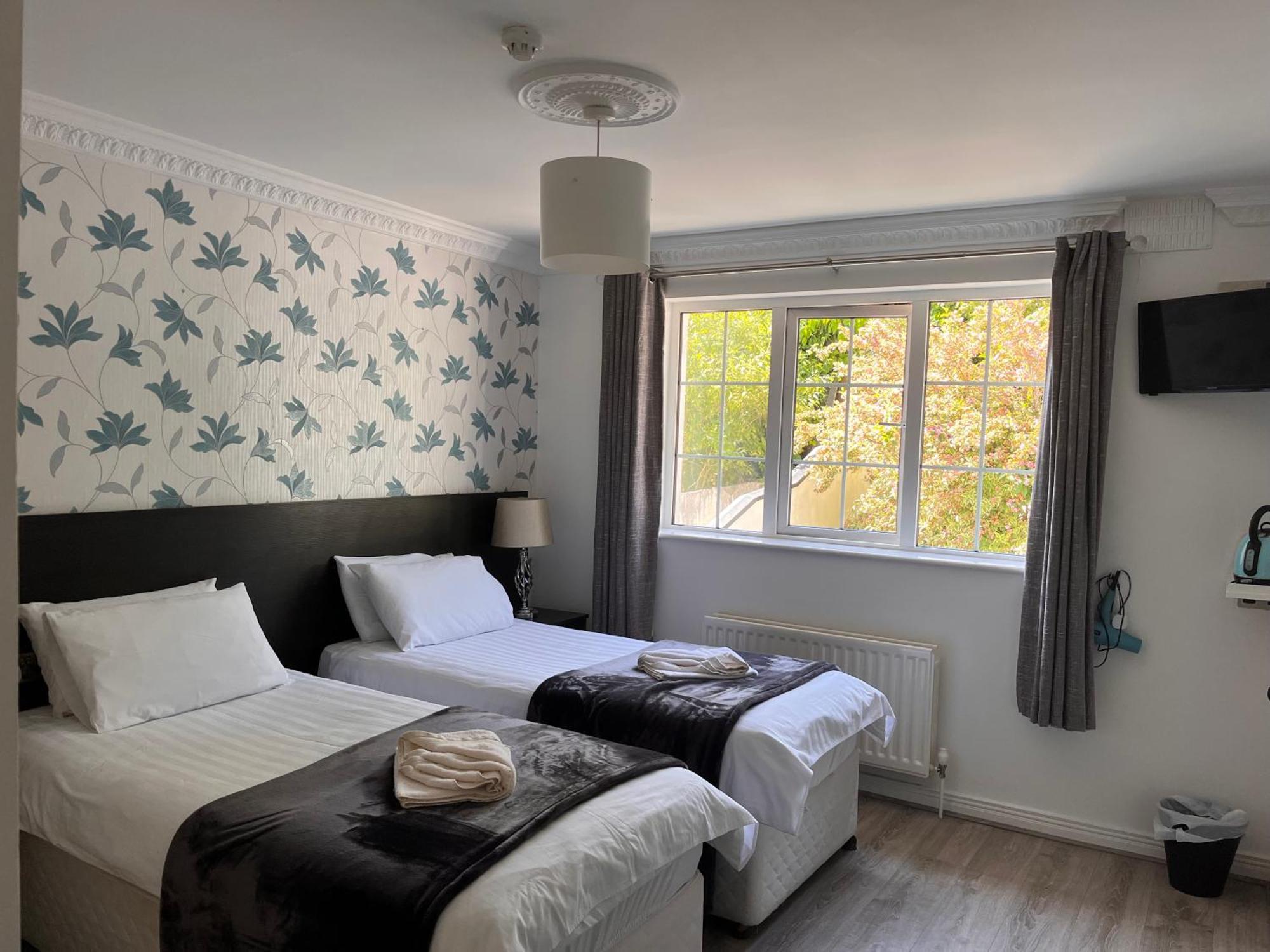 Standard Twin Room with Garden View