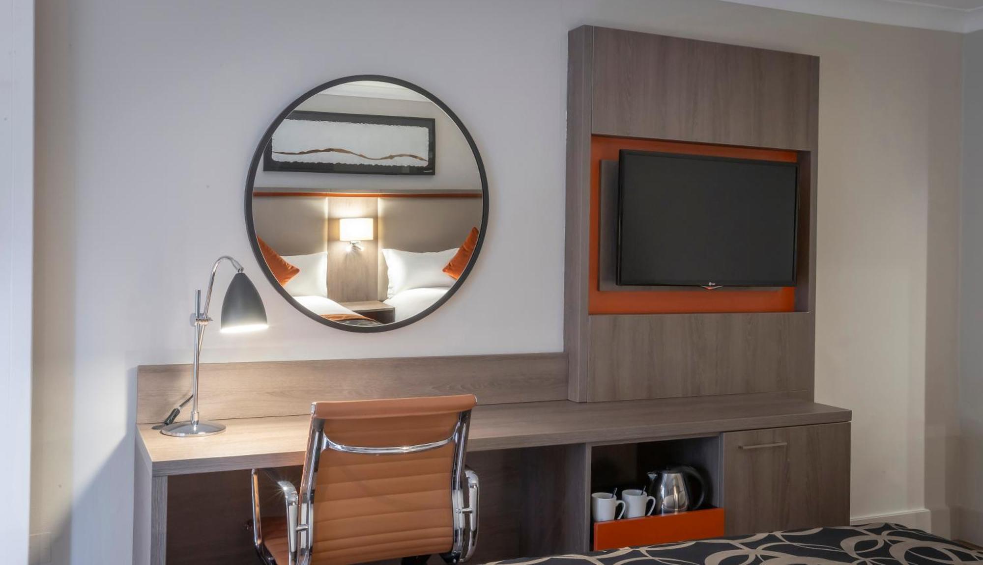 Deluxe Double or Twin Room