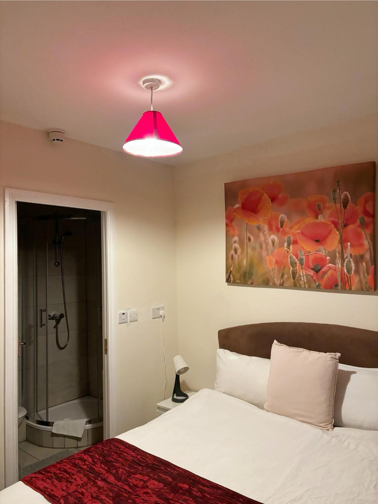 Double Room Private Bathroom