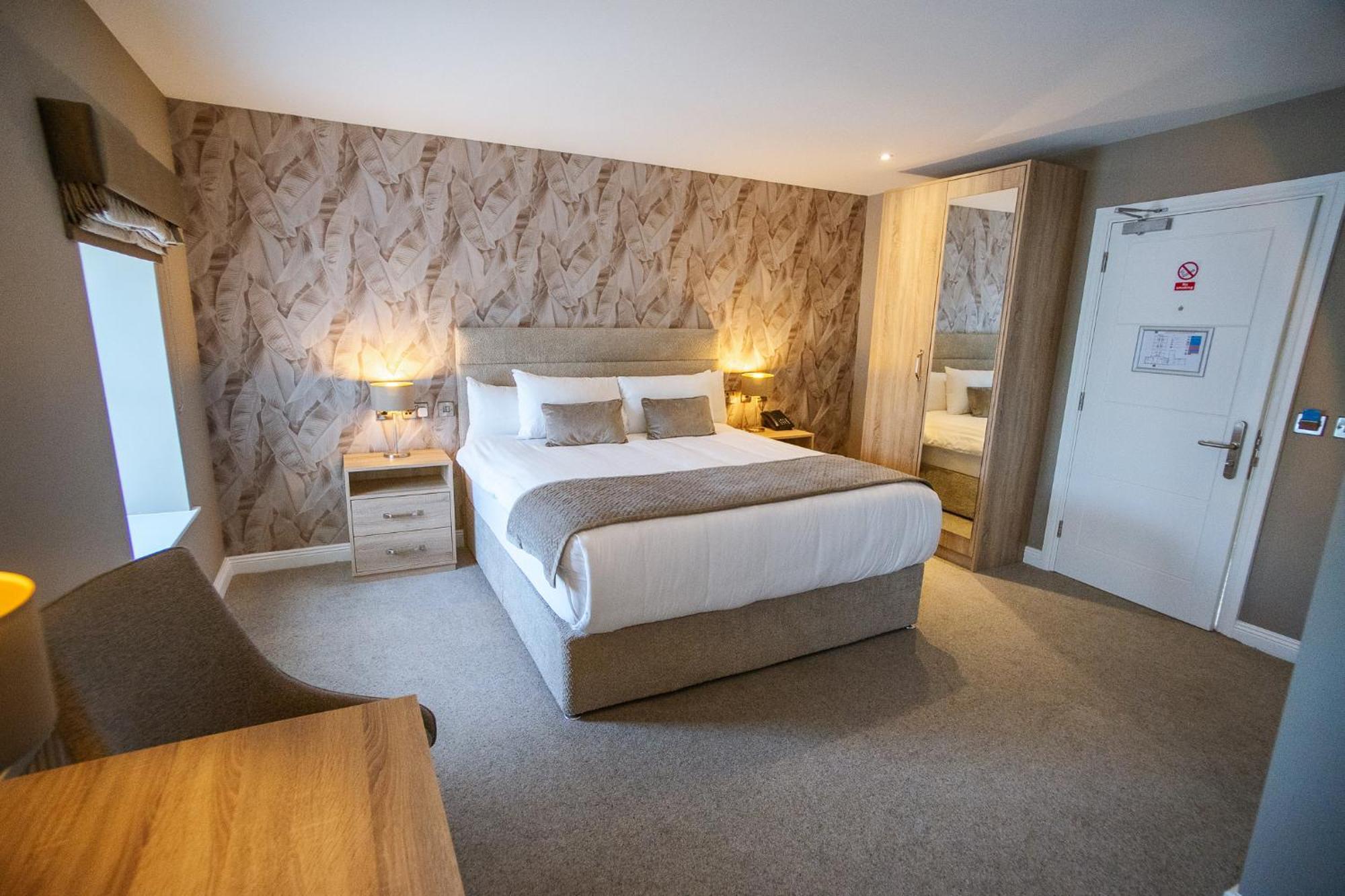 Deluxe King Room