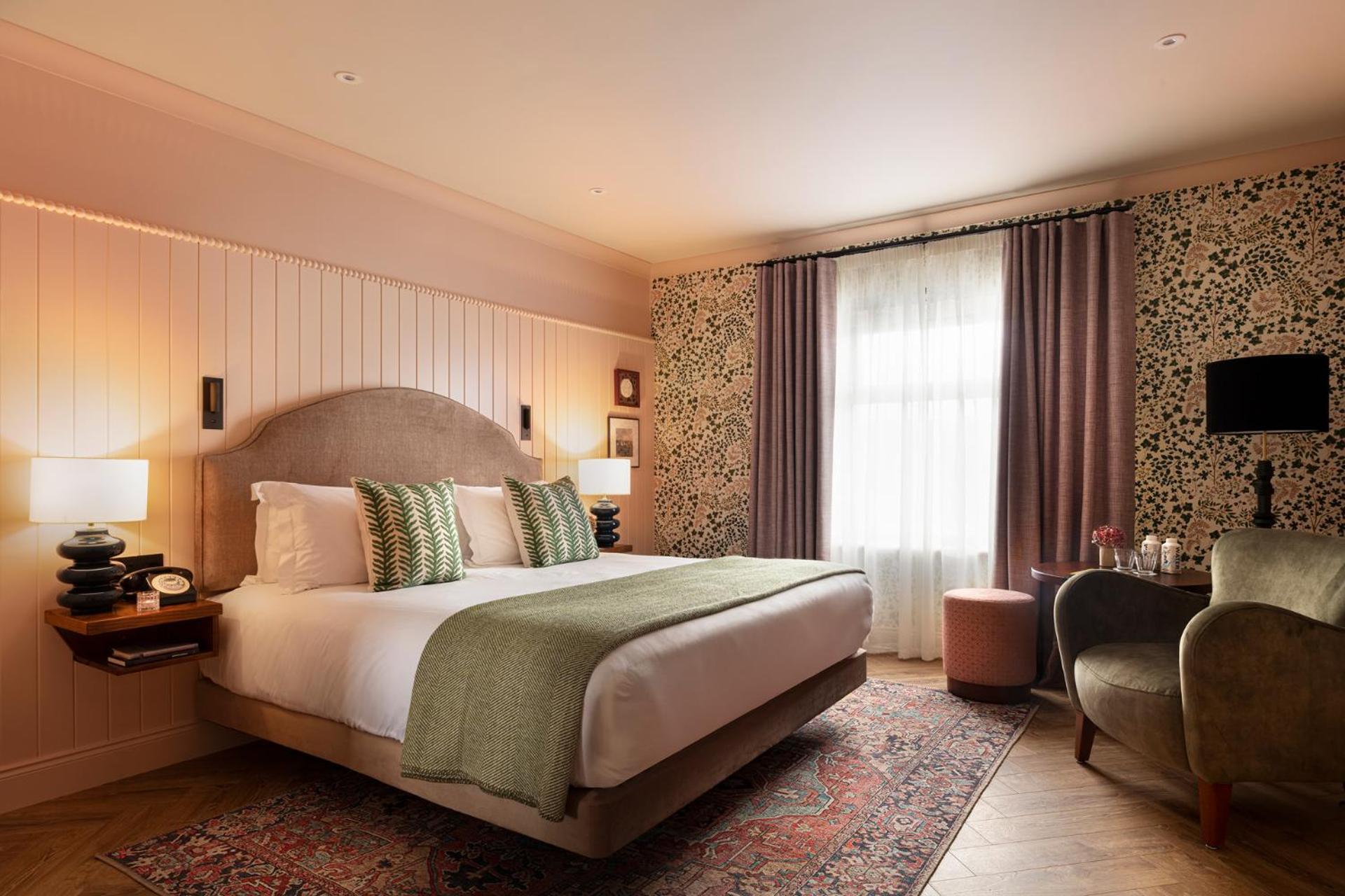 Deluxe Super King Room,1586861507:JPEG