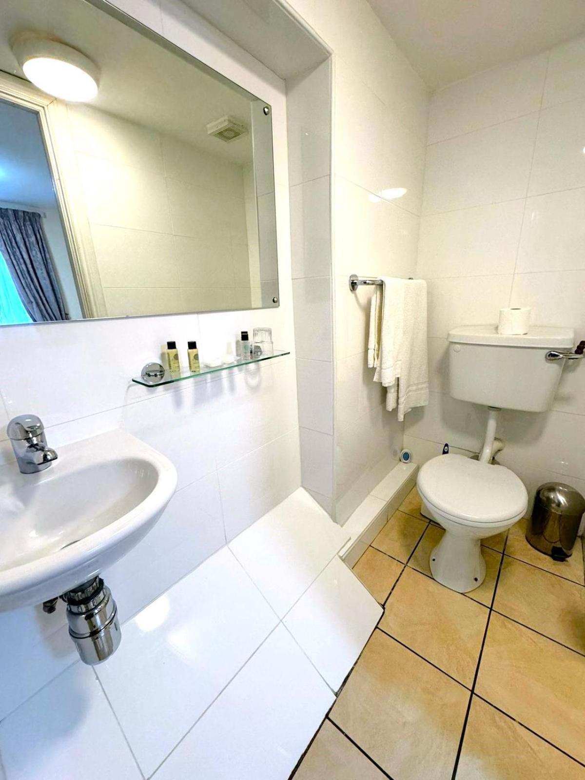 Compact Single Room,1589127649:JPEG
