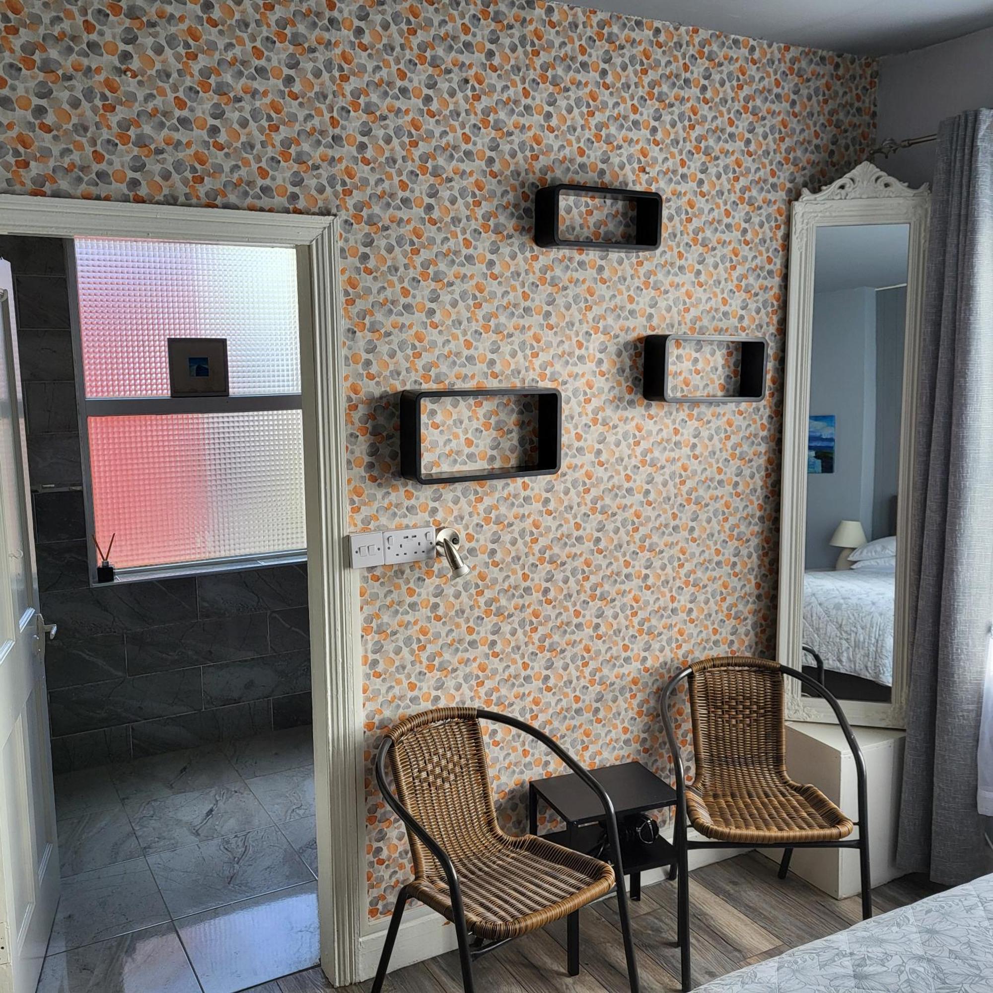 Double Room Private Bathroom