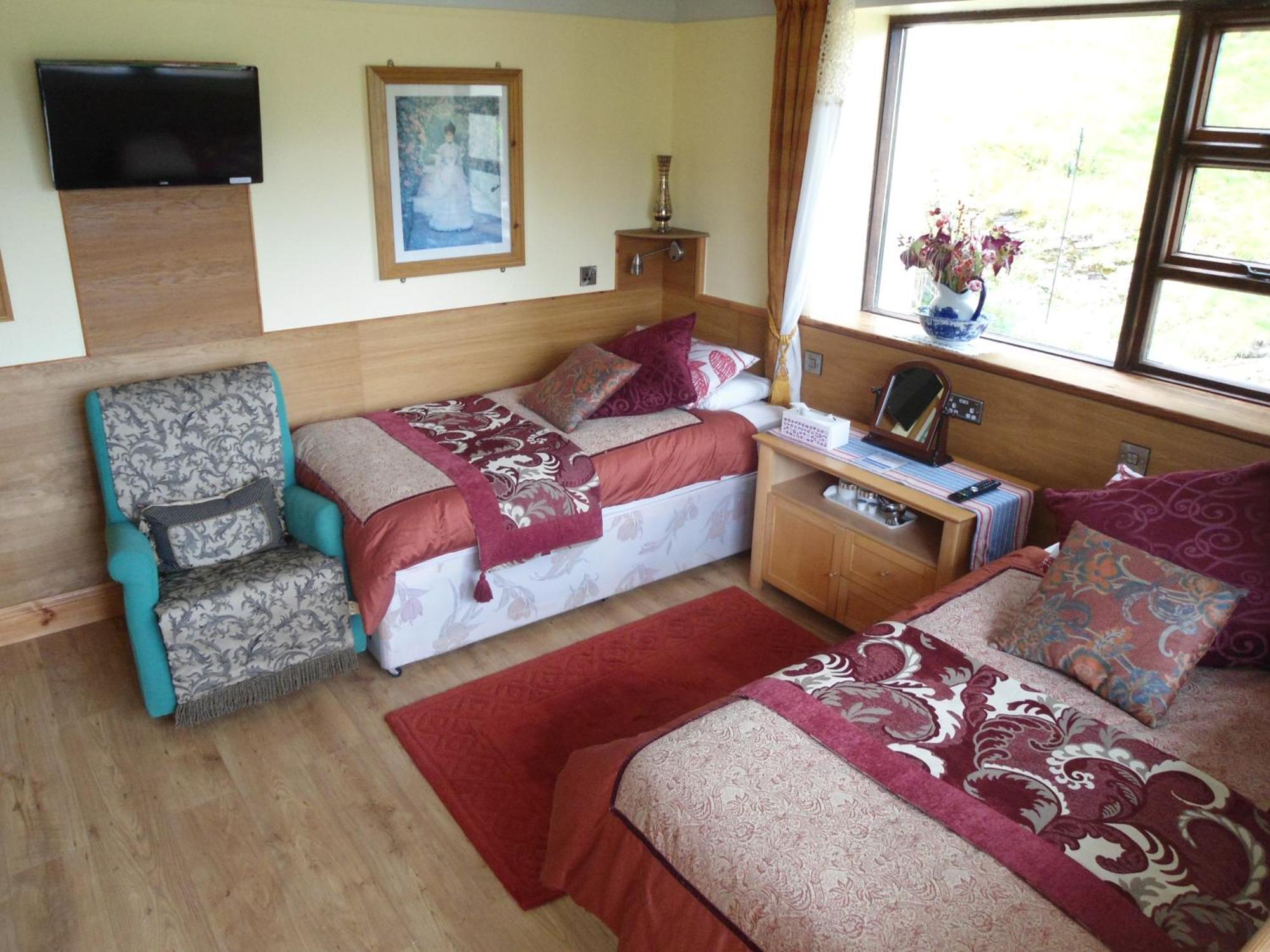 Front Twin Room -Ground Floor- Outside Decking Area