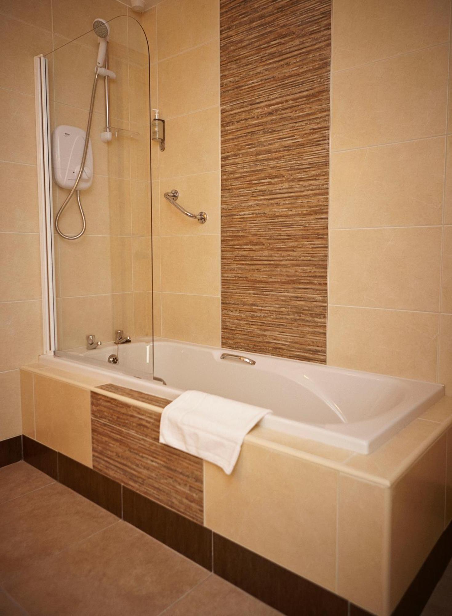 Twin Room Private Bathroom