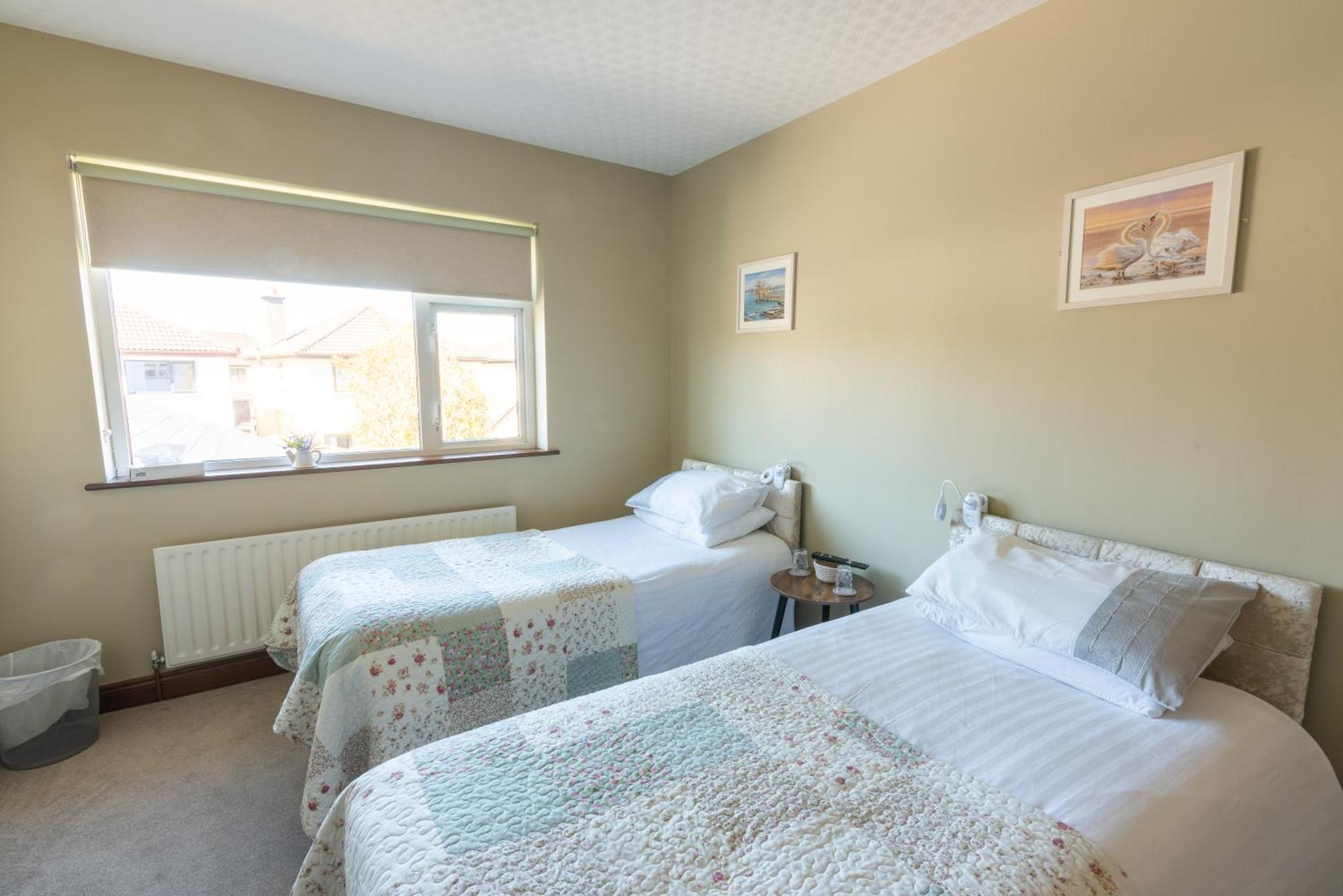 Double or Twin Room Private Bathroom