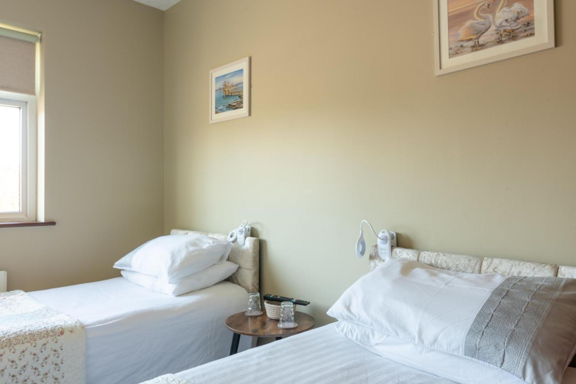 Double or Twin Room Private Bathroom
