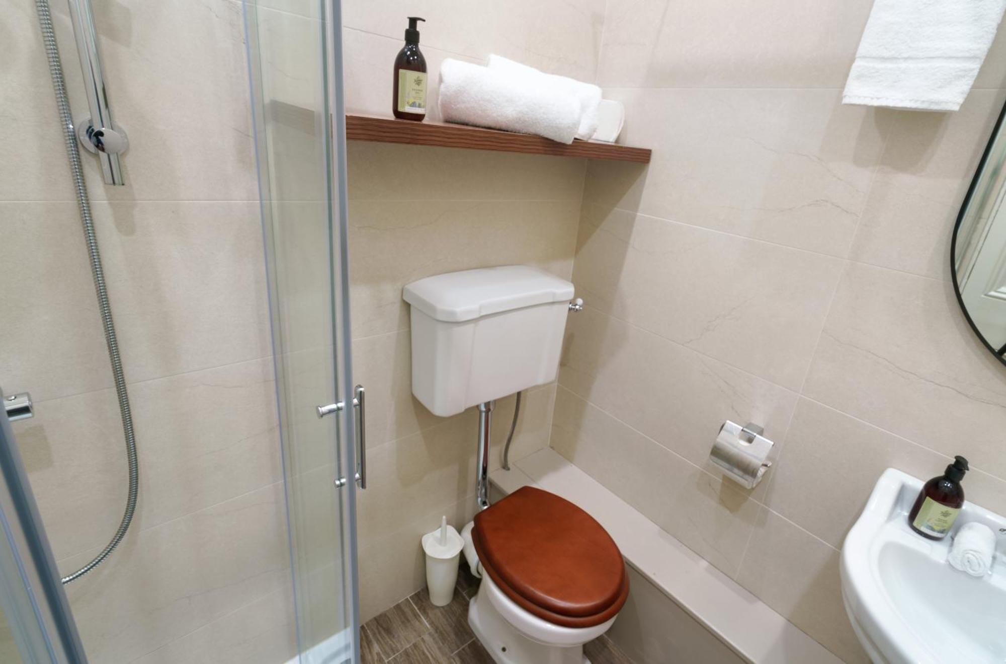 Double Room Private External Bathroom