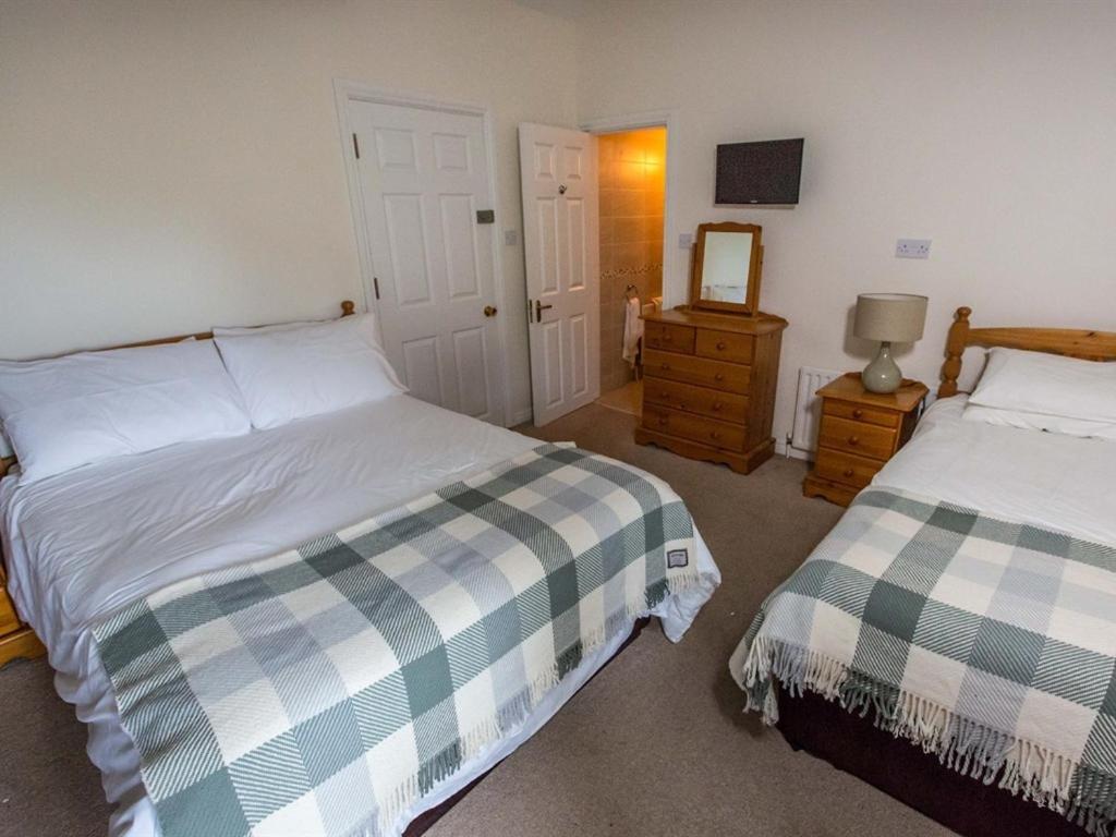 Triple Room with Shower,1723840748:JPEG