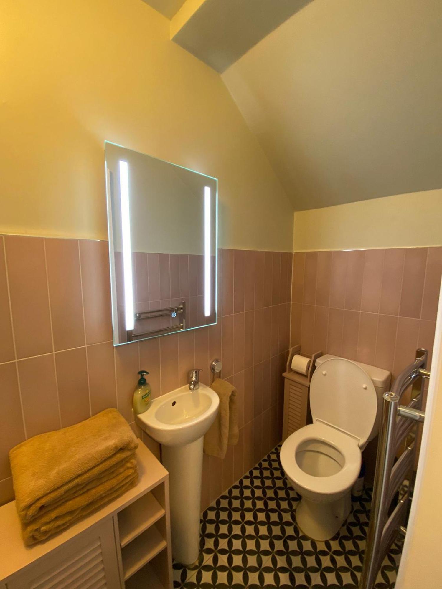 Double Room Private Bathroom