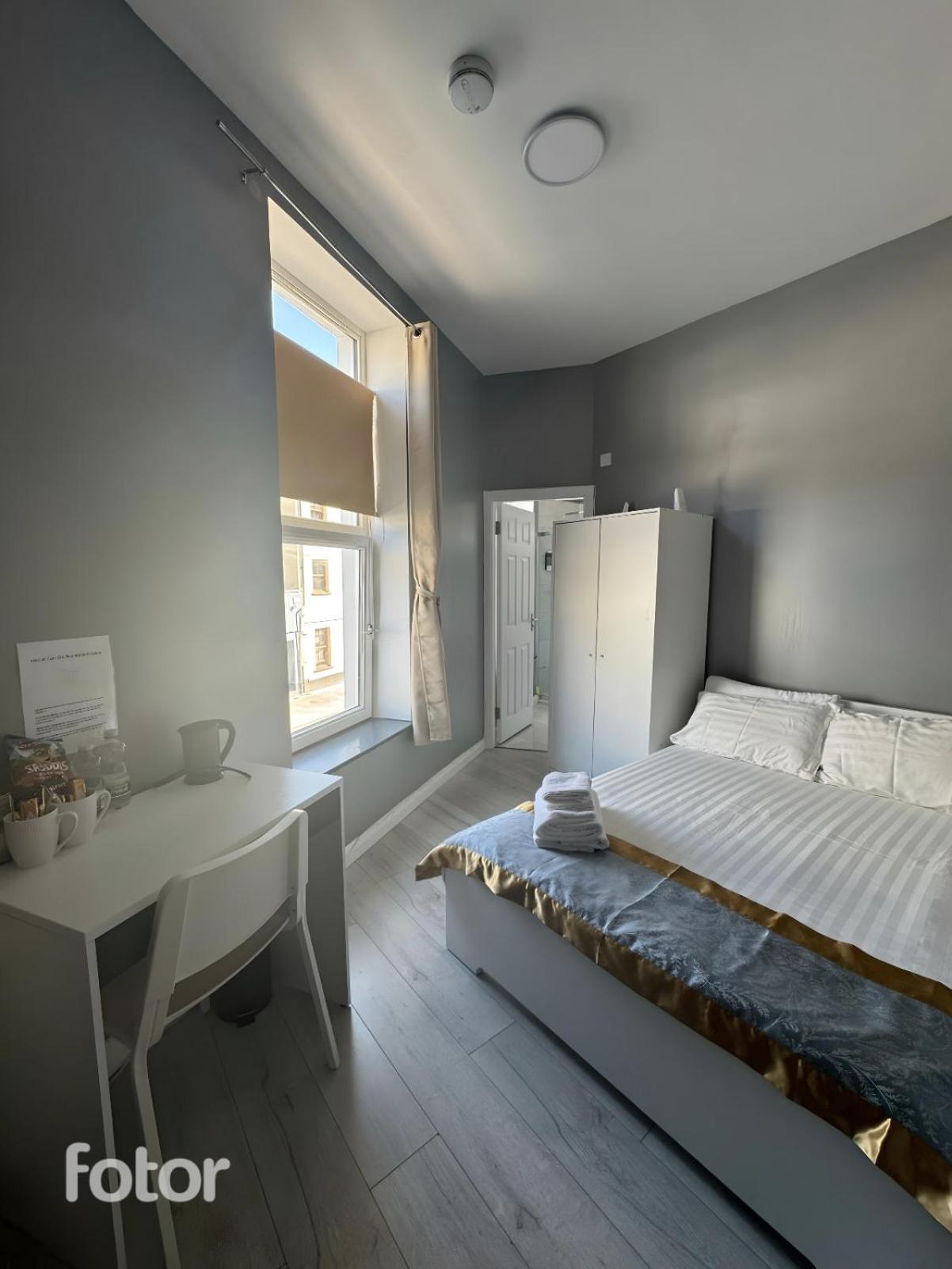 Double Room Private Bathroom