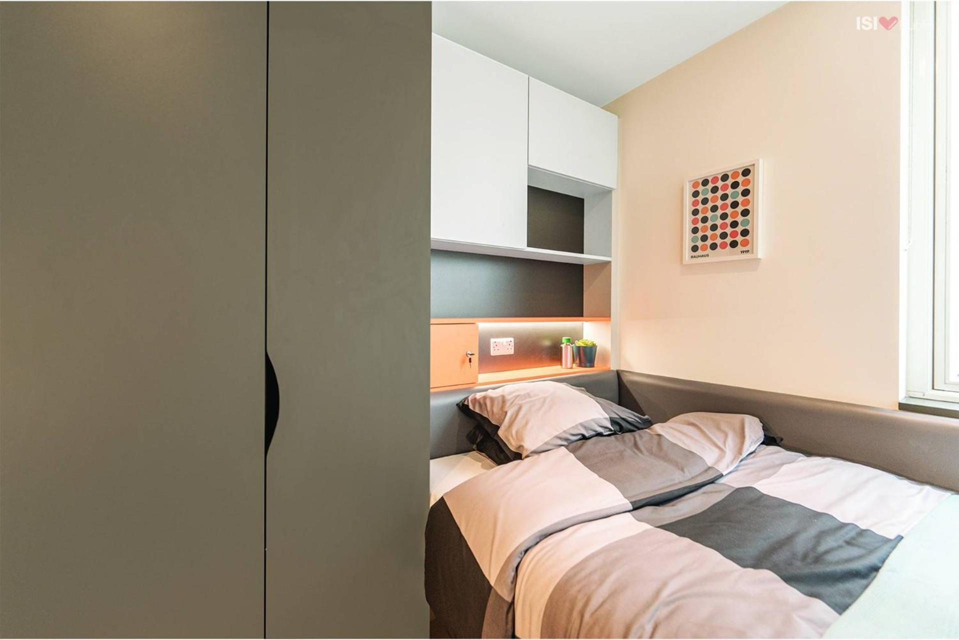 Single Room Private Bathroom