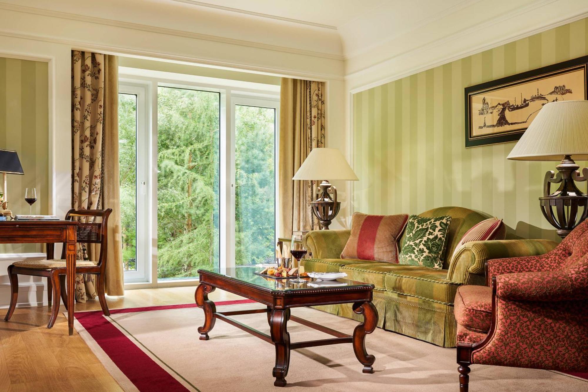 One-Bedroom Suite King Bed