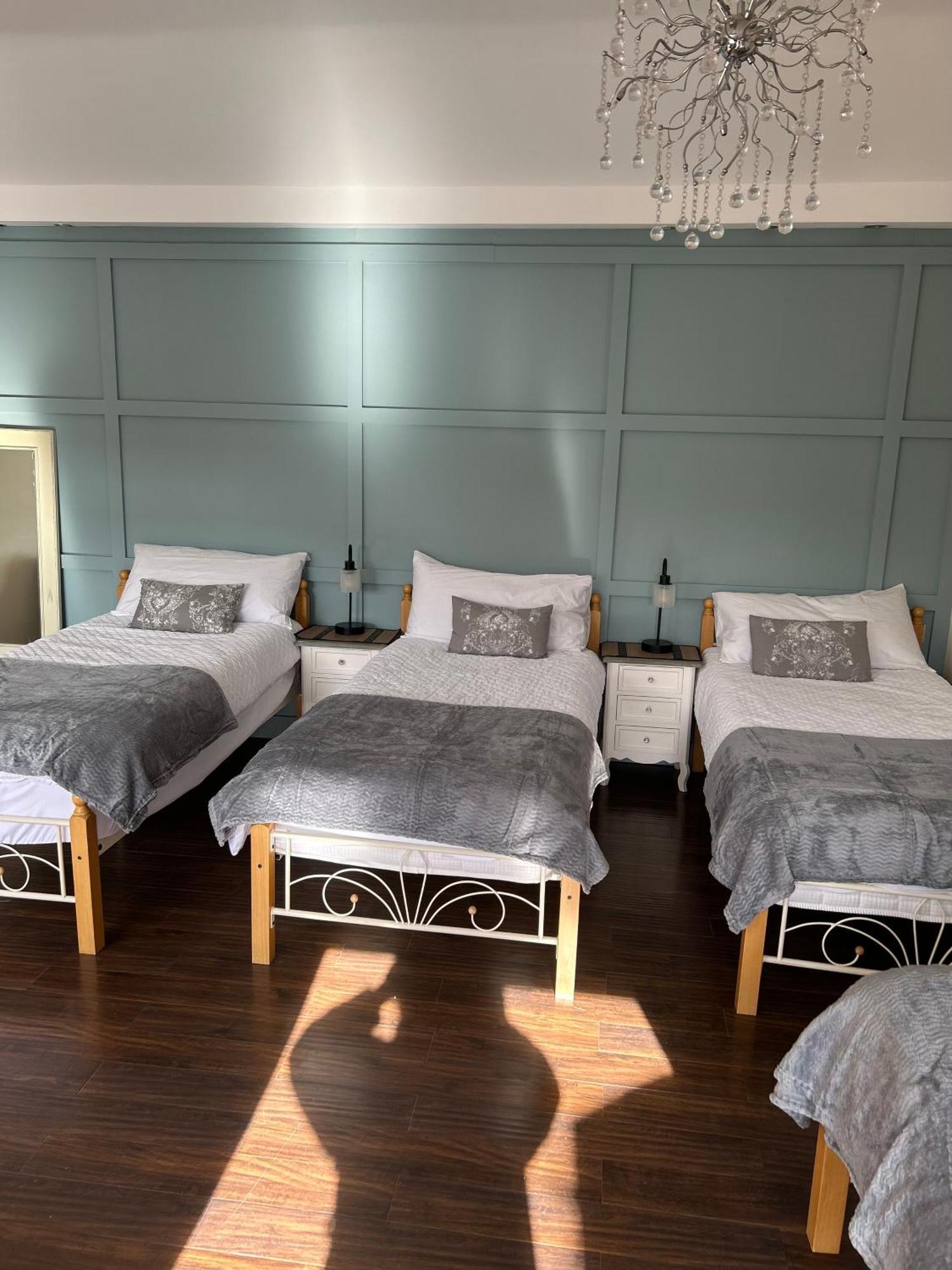 Deluxe Family Room