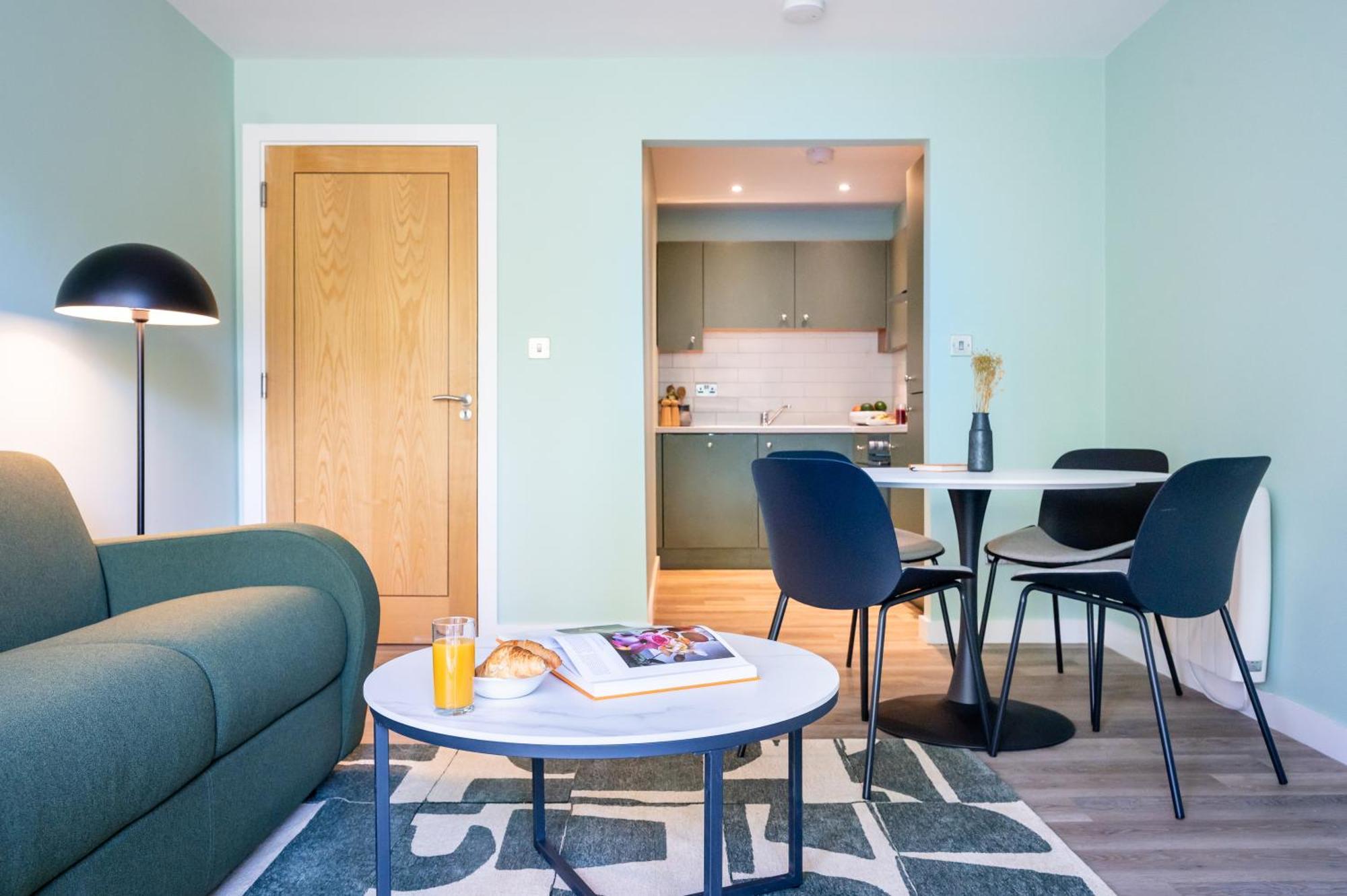 One-Bedroom Apartment