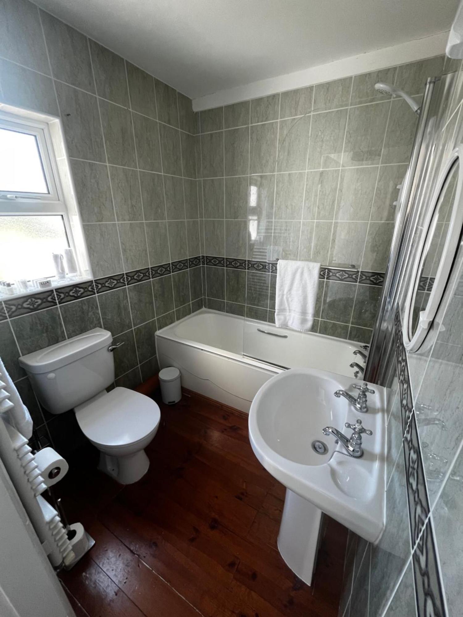 Double Room Private Bathroom