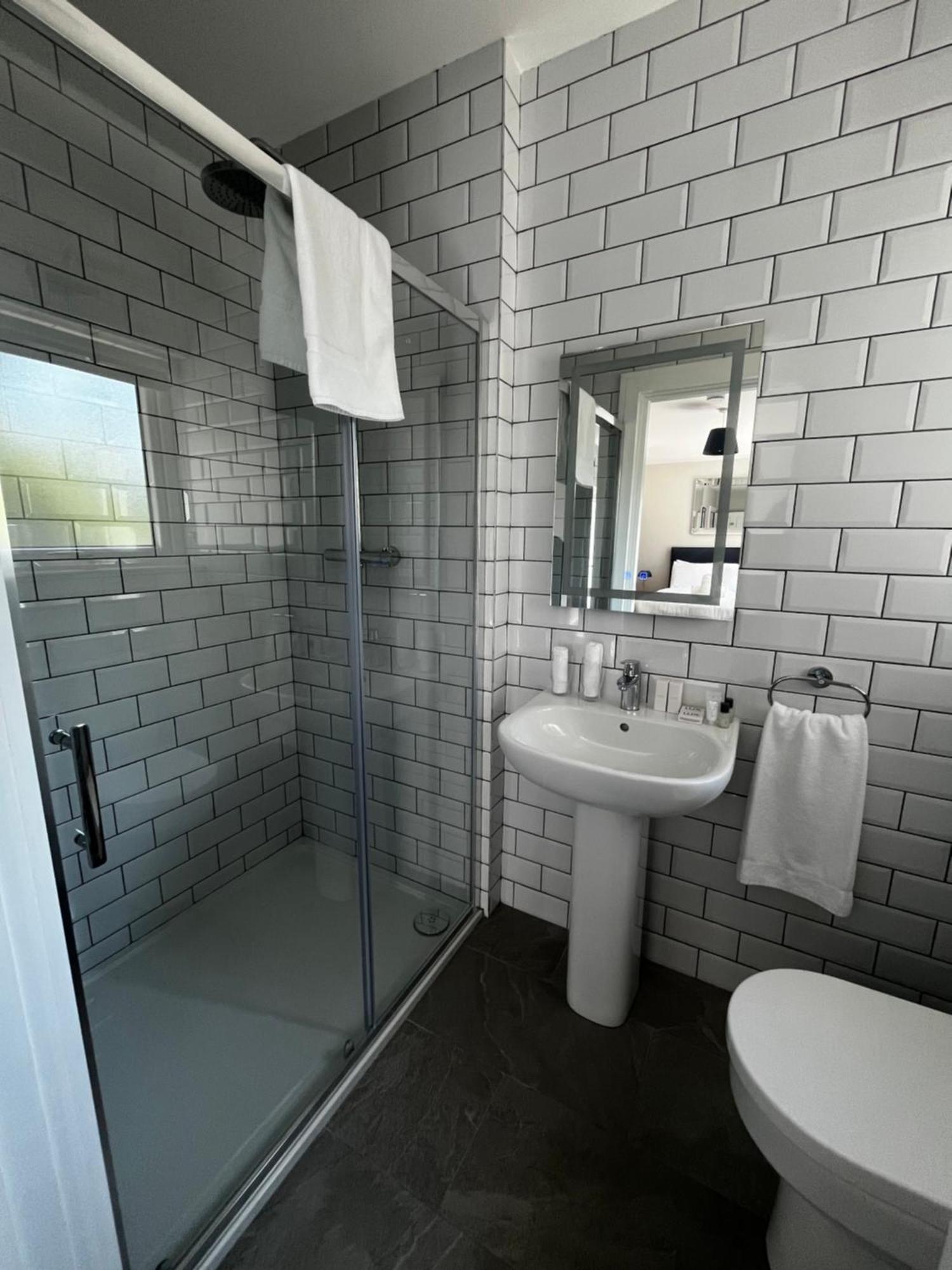 Double Room Private Bathroom
