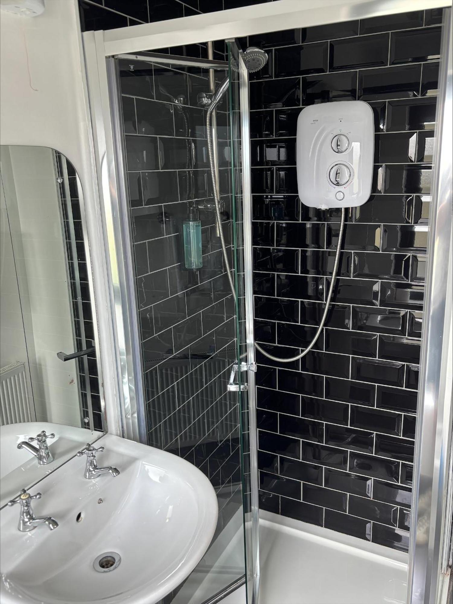 Single Room Bathroom