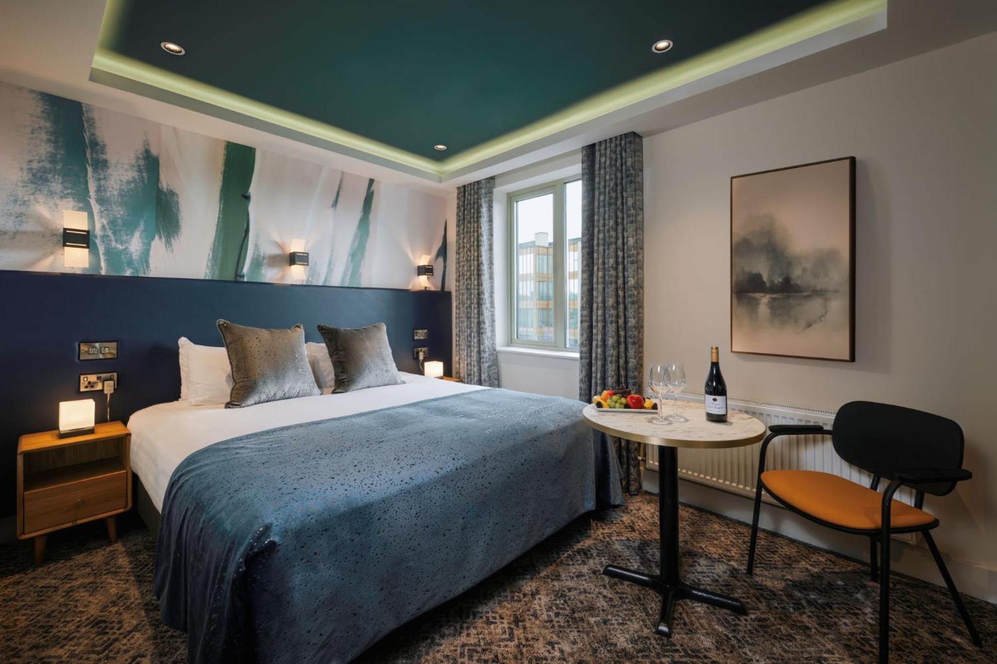 Skyline67 Double or Twin Room (in room continental breakfast)