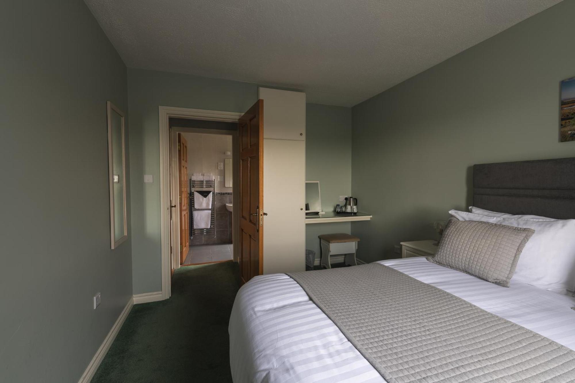 Double Room Private Bathroom