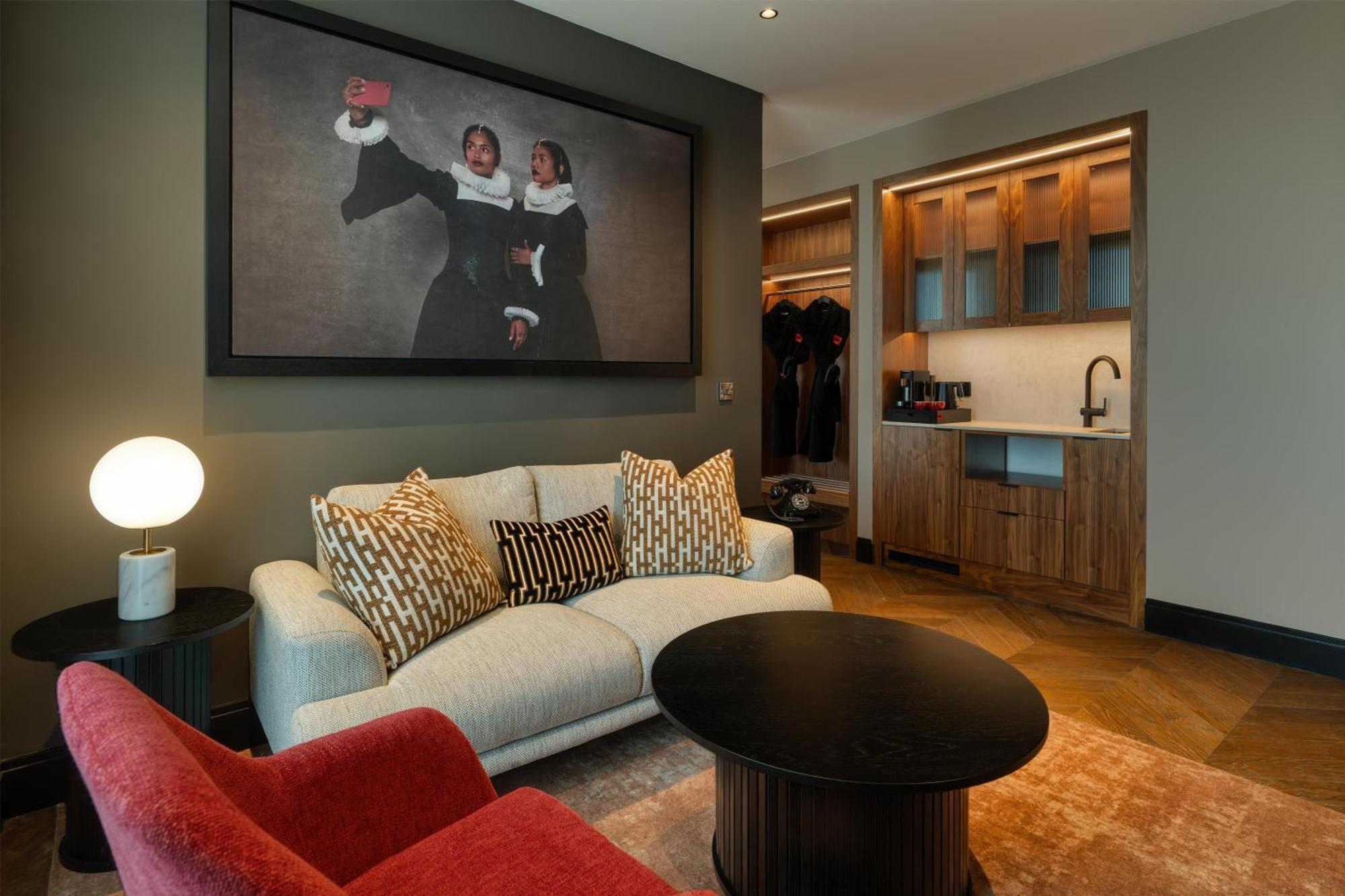 One-Bedroom Suite