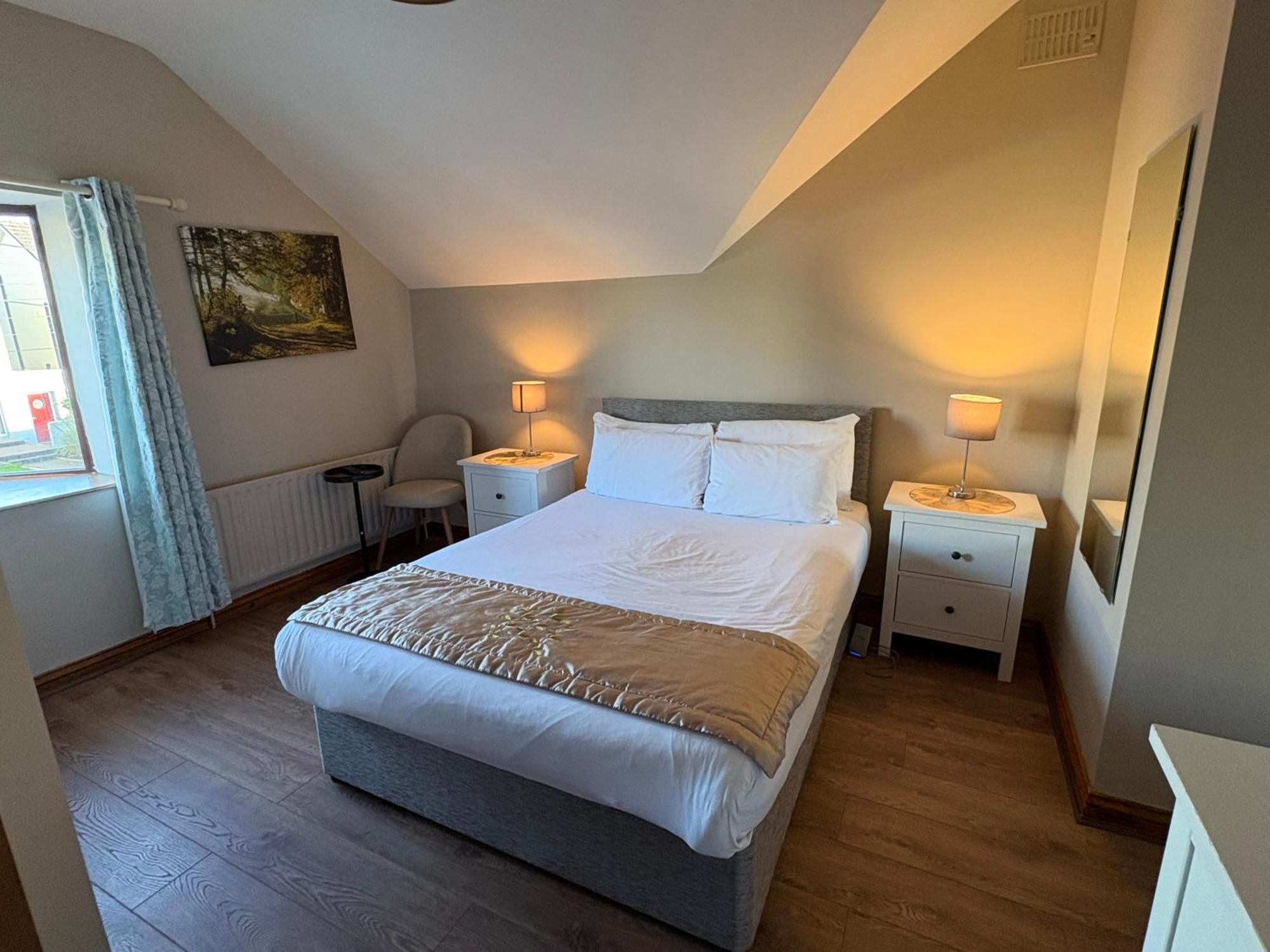 Double Room Private Bathroom