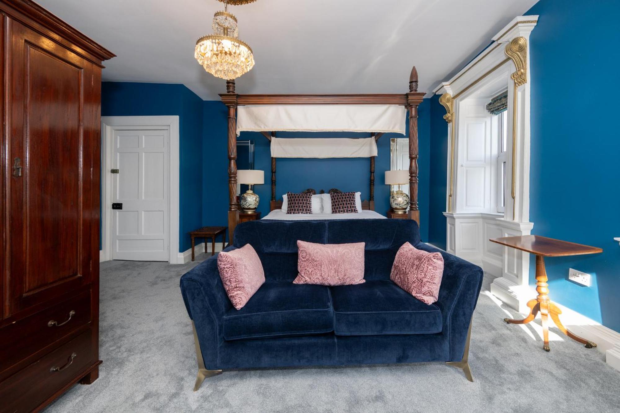 King Room Four Poster Bed