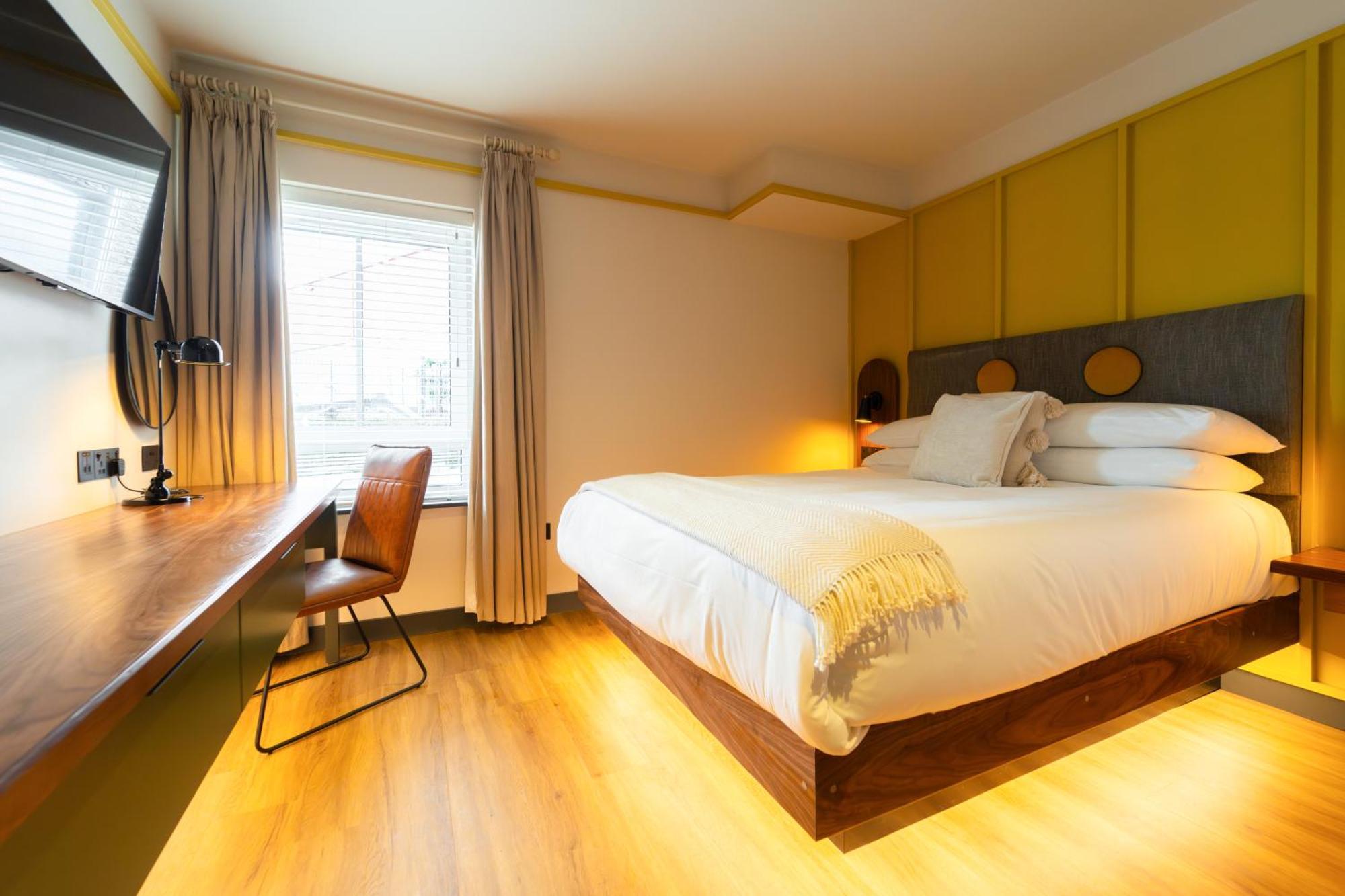 Deluxe King Room