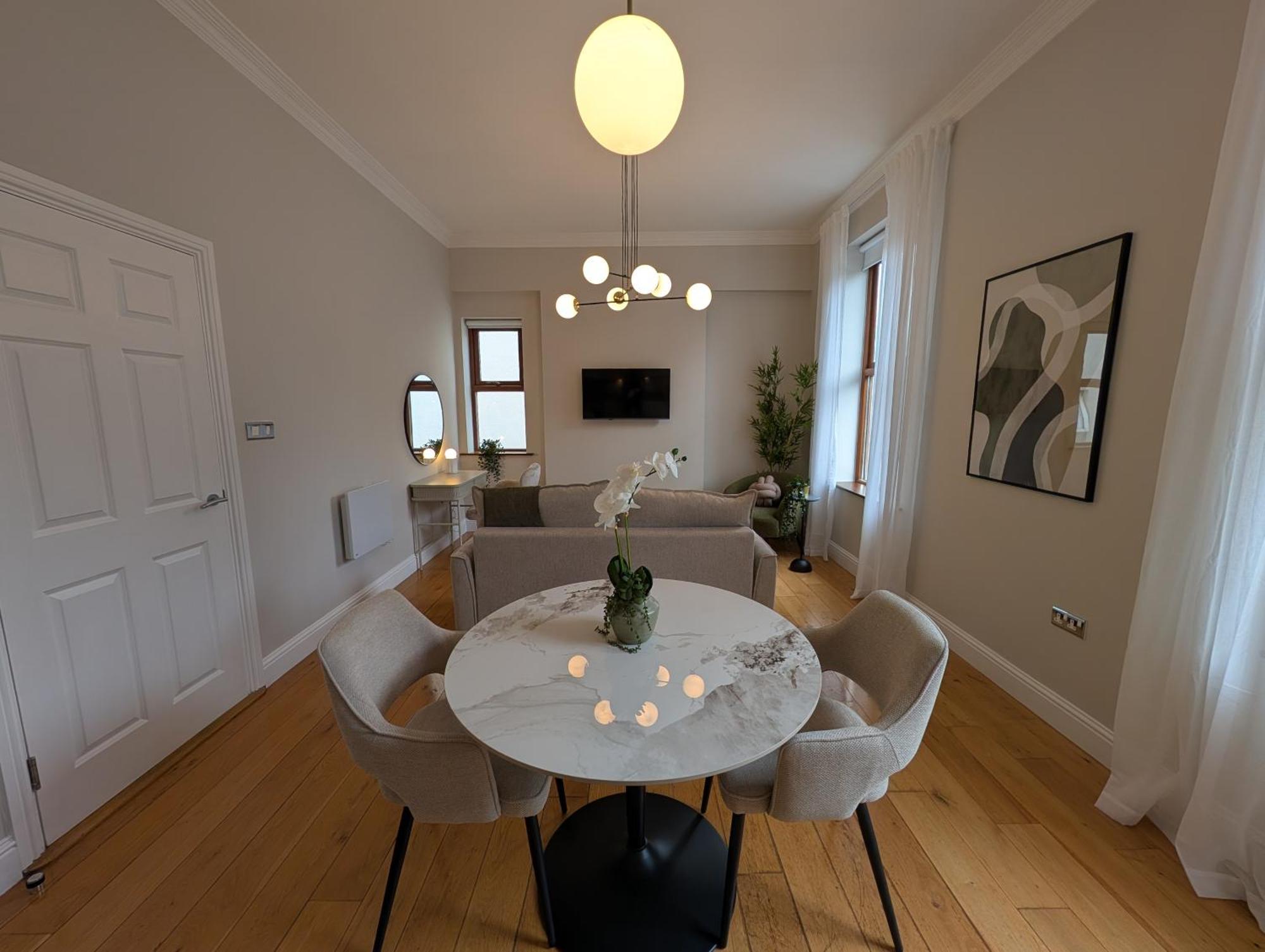 One-Bedroom Apartment