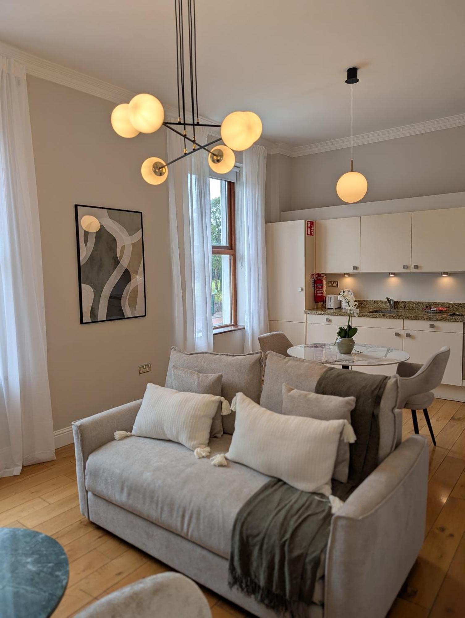 One-Bedroom Apartment